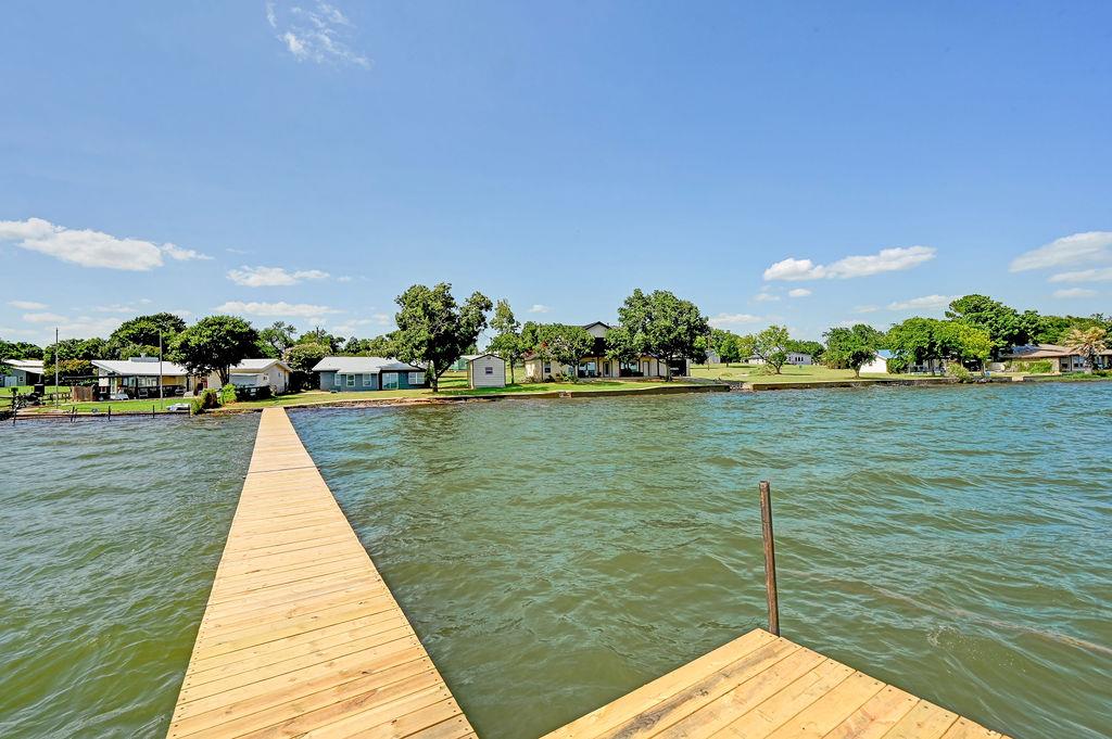 819 Lakeshore LOOP