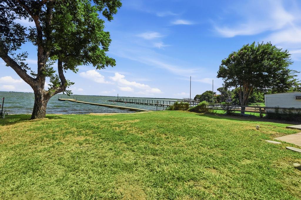 819 Lakeshore LOOP
