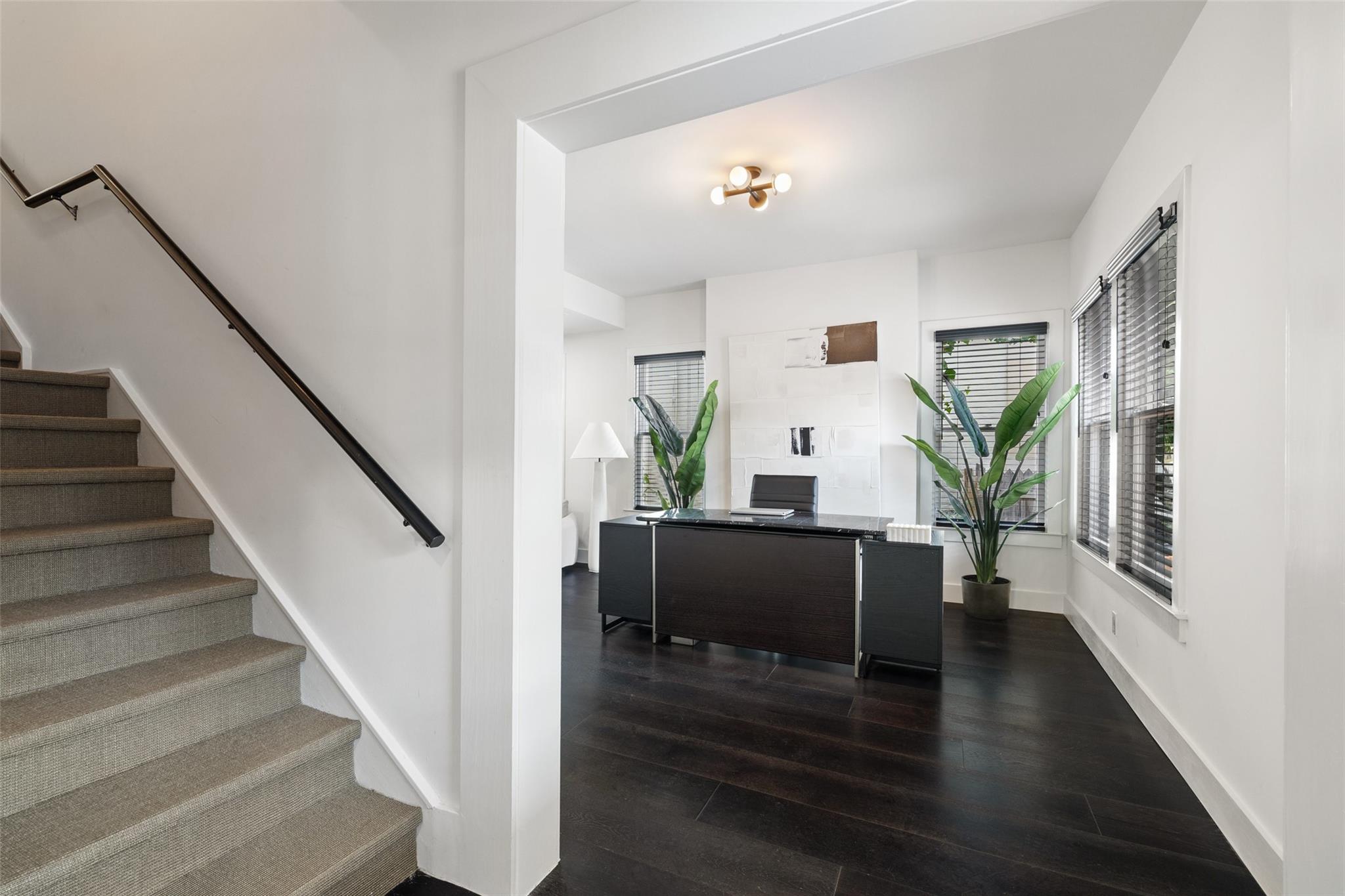 1004 West Ave