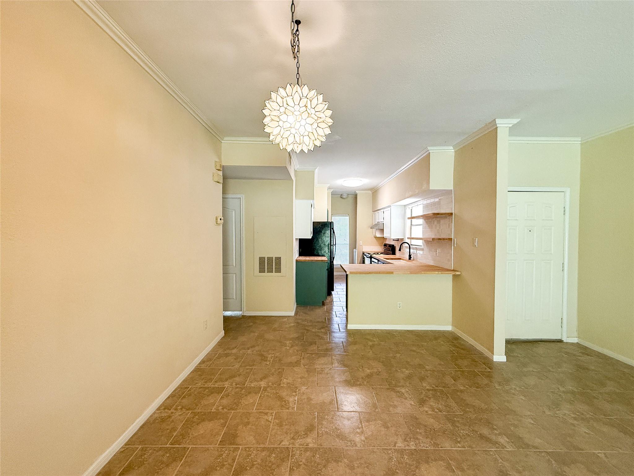 2450 Wickersham LN # 103