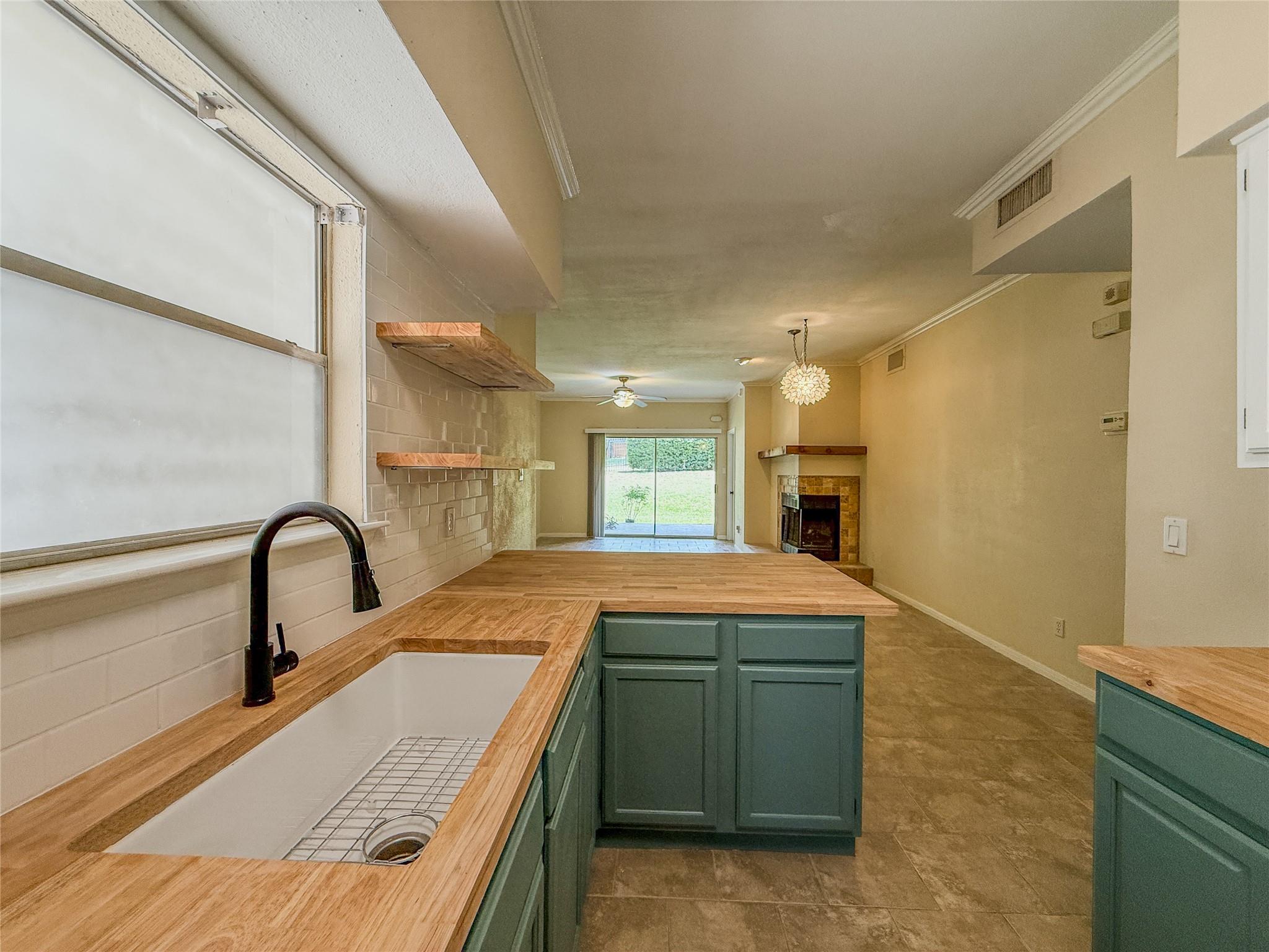 2450 Wickersham LN # 103