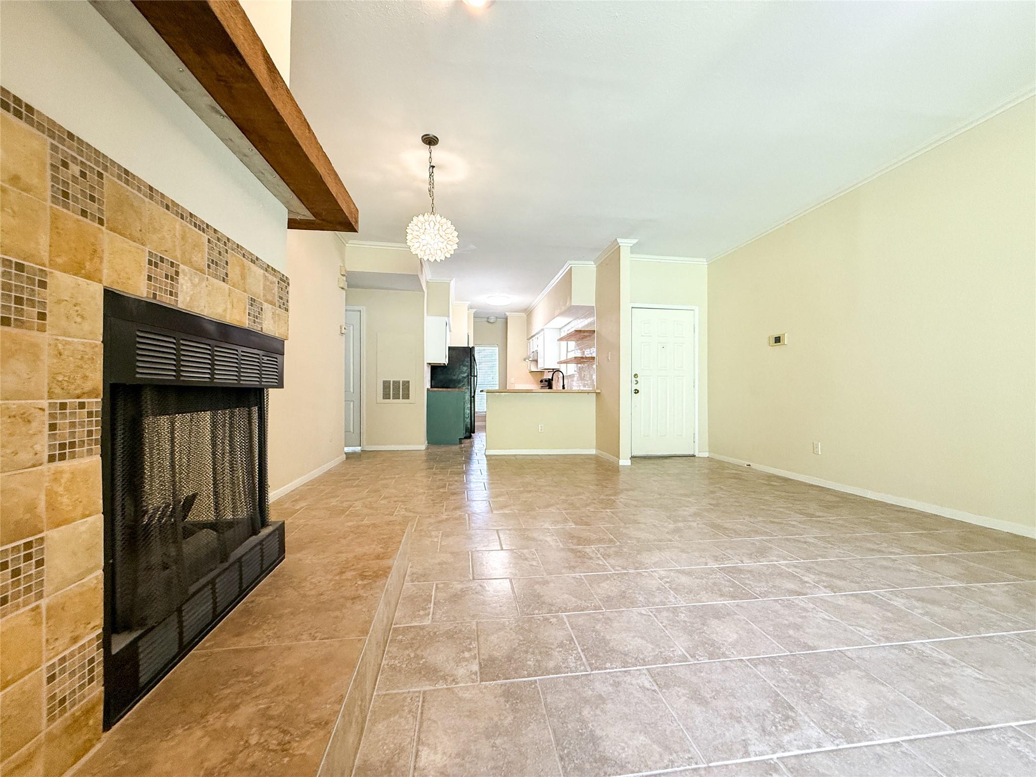 2450 Wickersham LN # 103