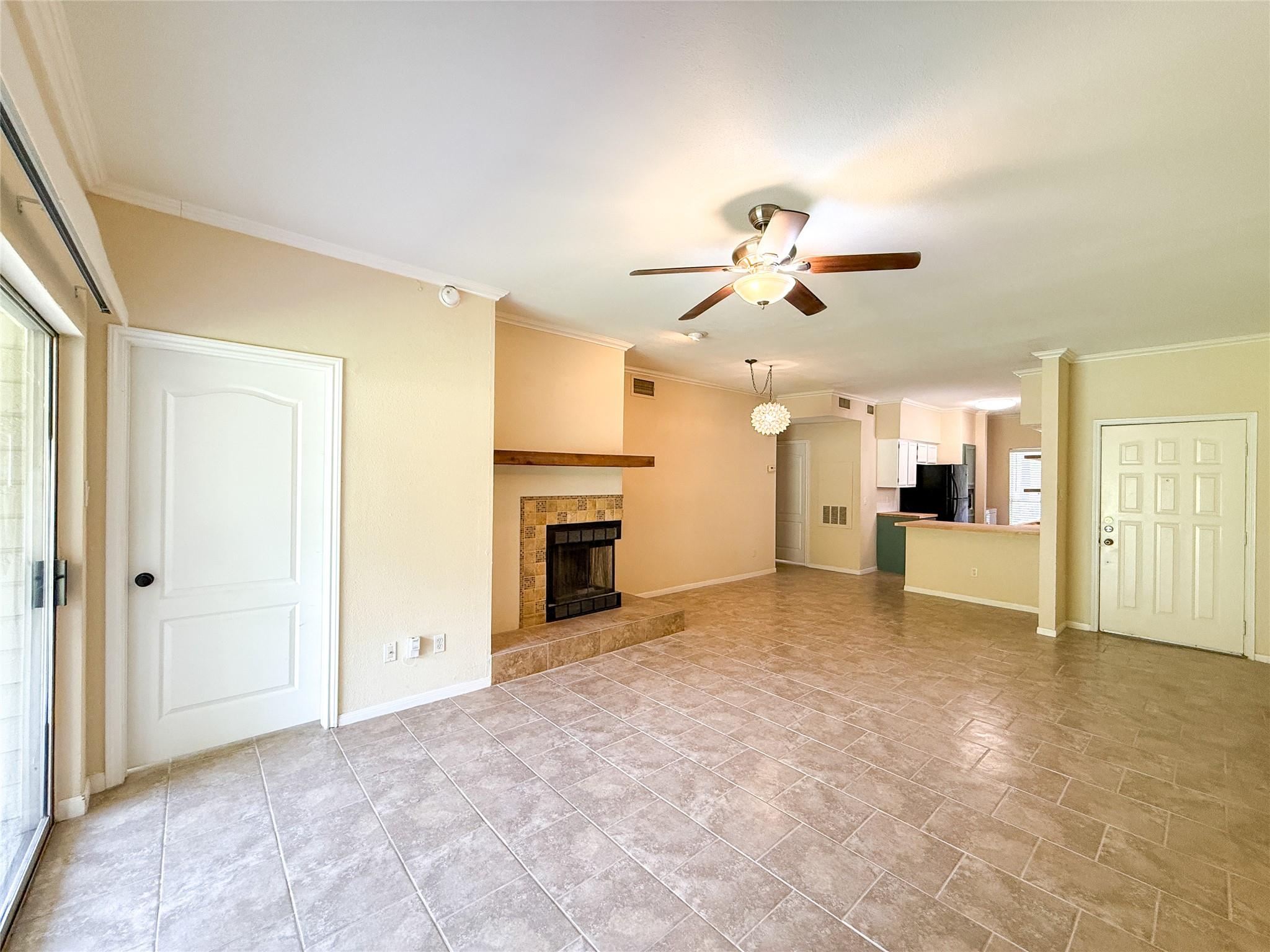 2450 Wickersham LN # 103