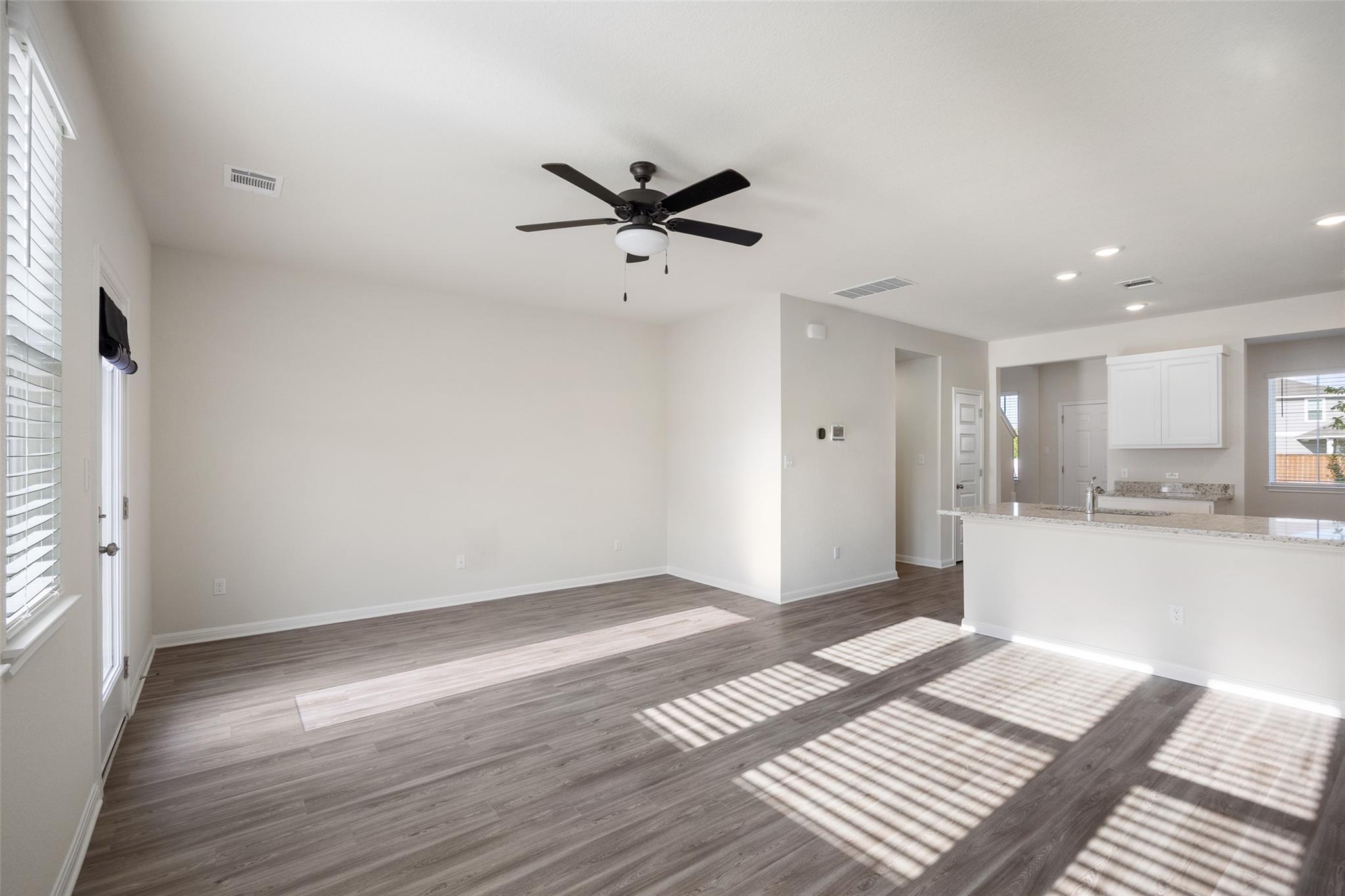 2412 Jack Nora WAY
