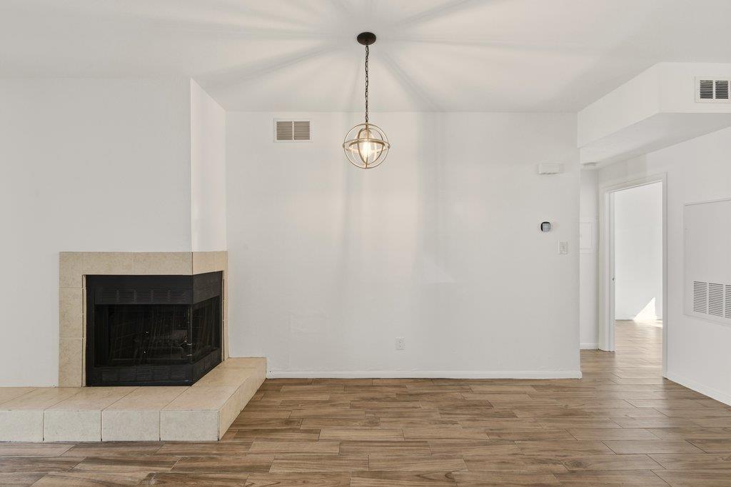 2450 Wickersham LN # 1006