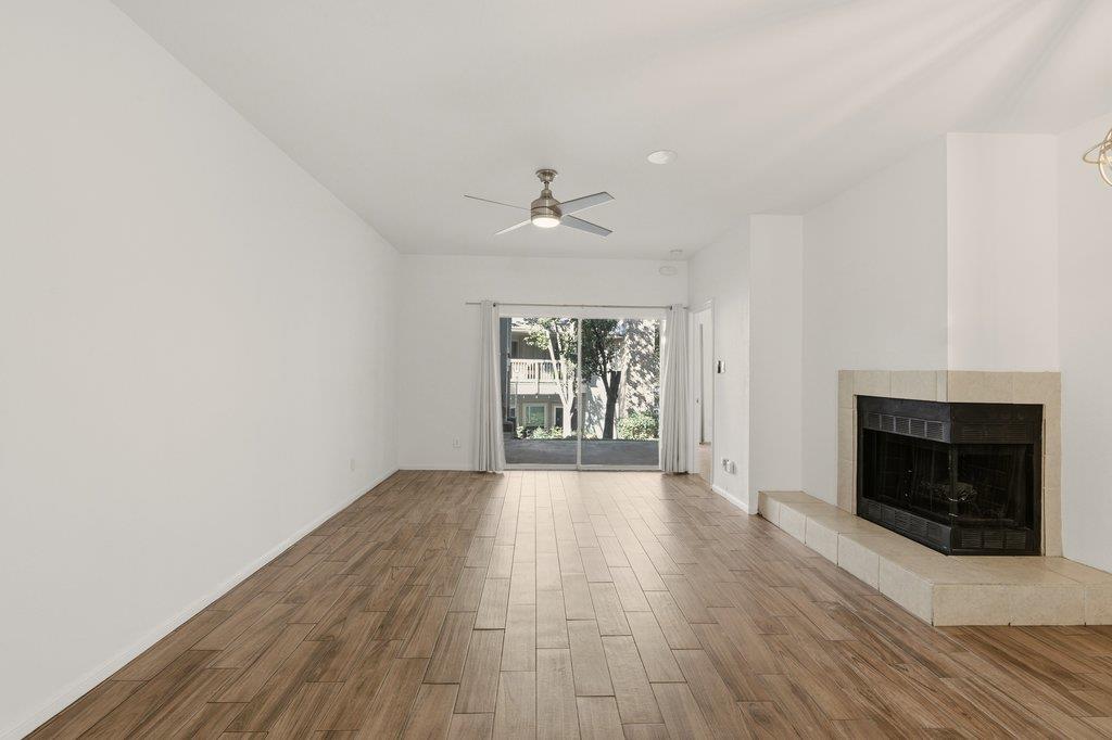 2450 Wickersham LN # 1006