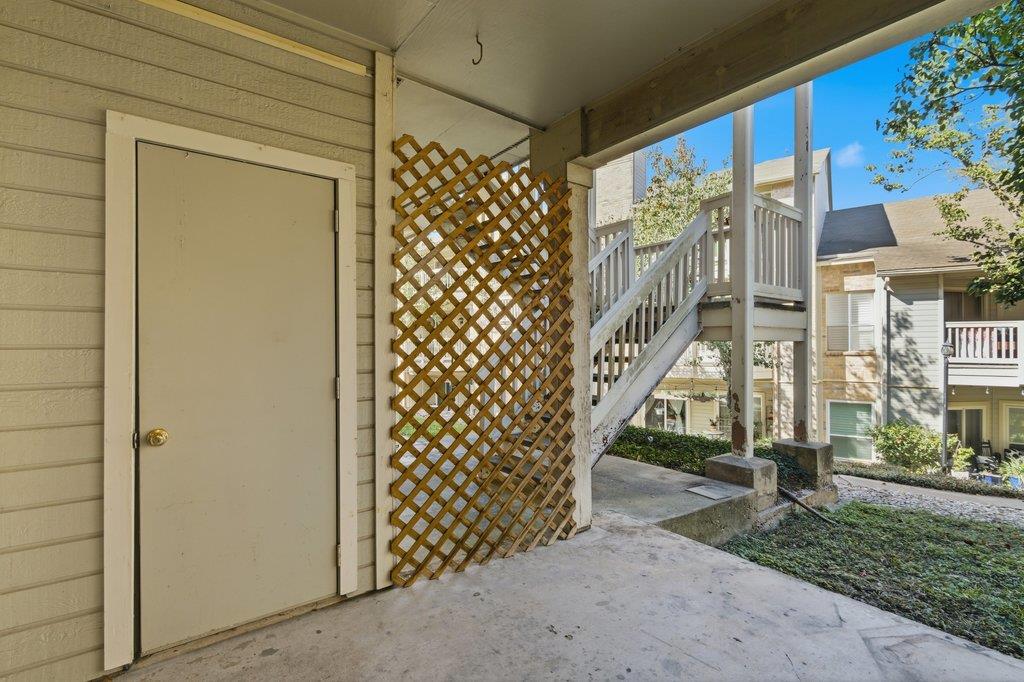 2450 Wickersham LN # 1006