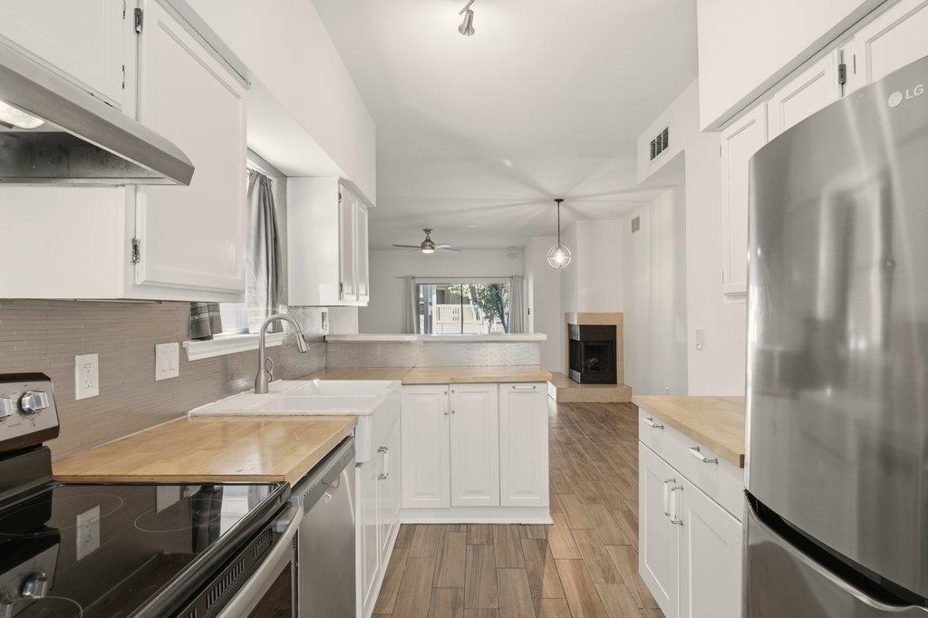 2450 Wickersham LN # 1006