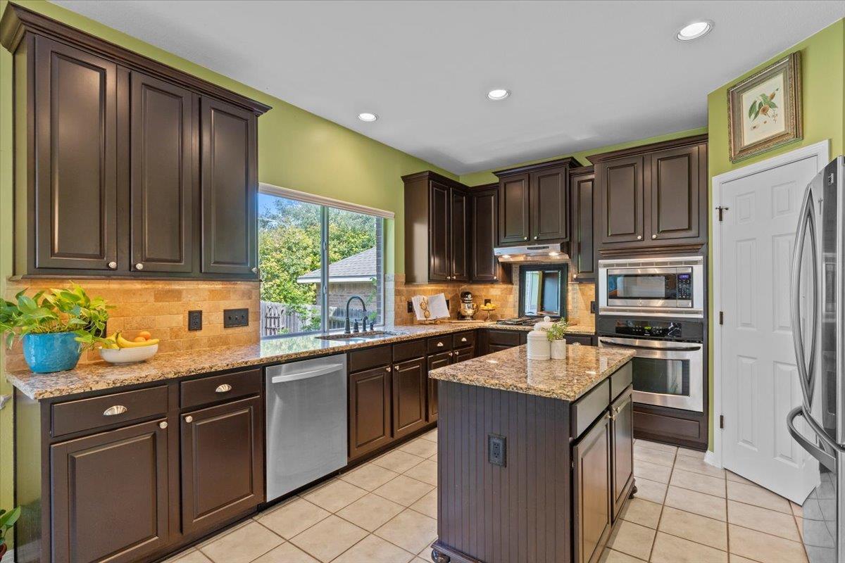 2932 Persimmon Valley TRL