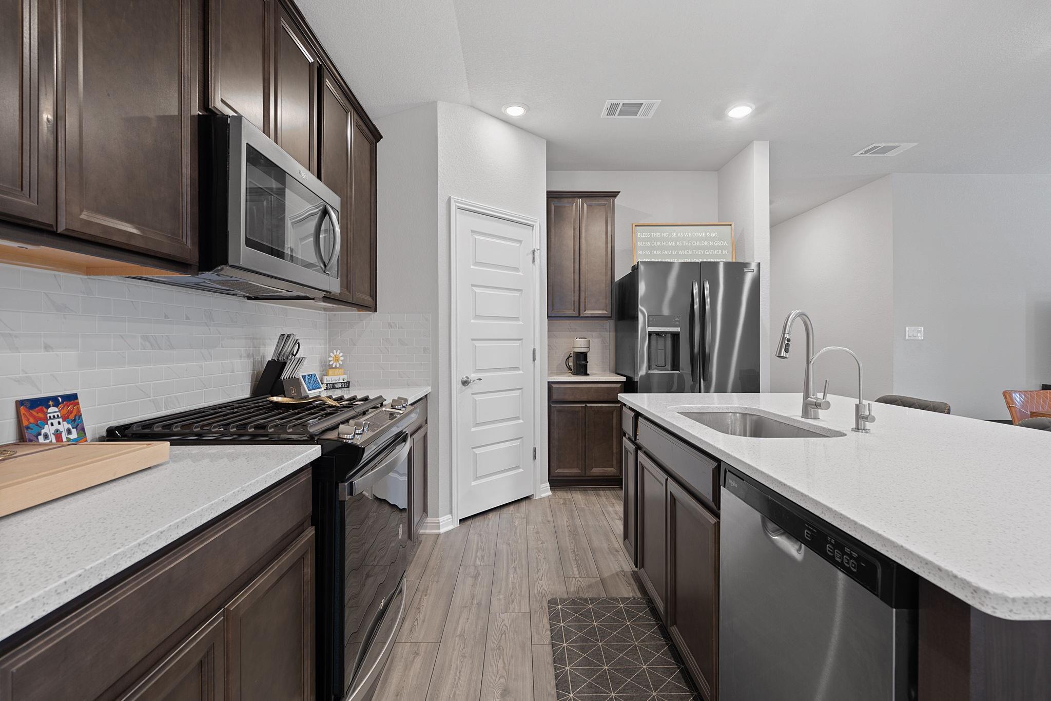 1005 Main ST