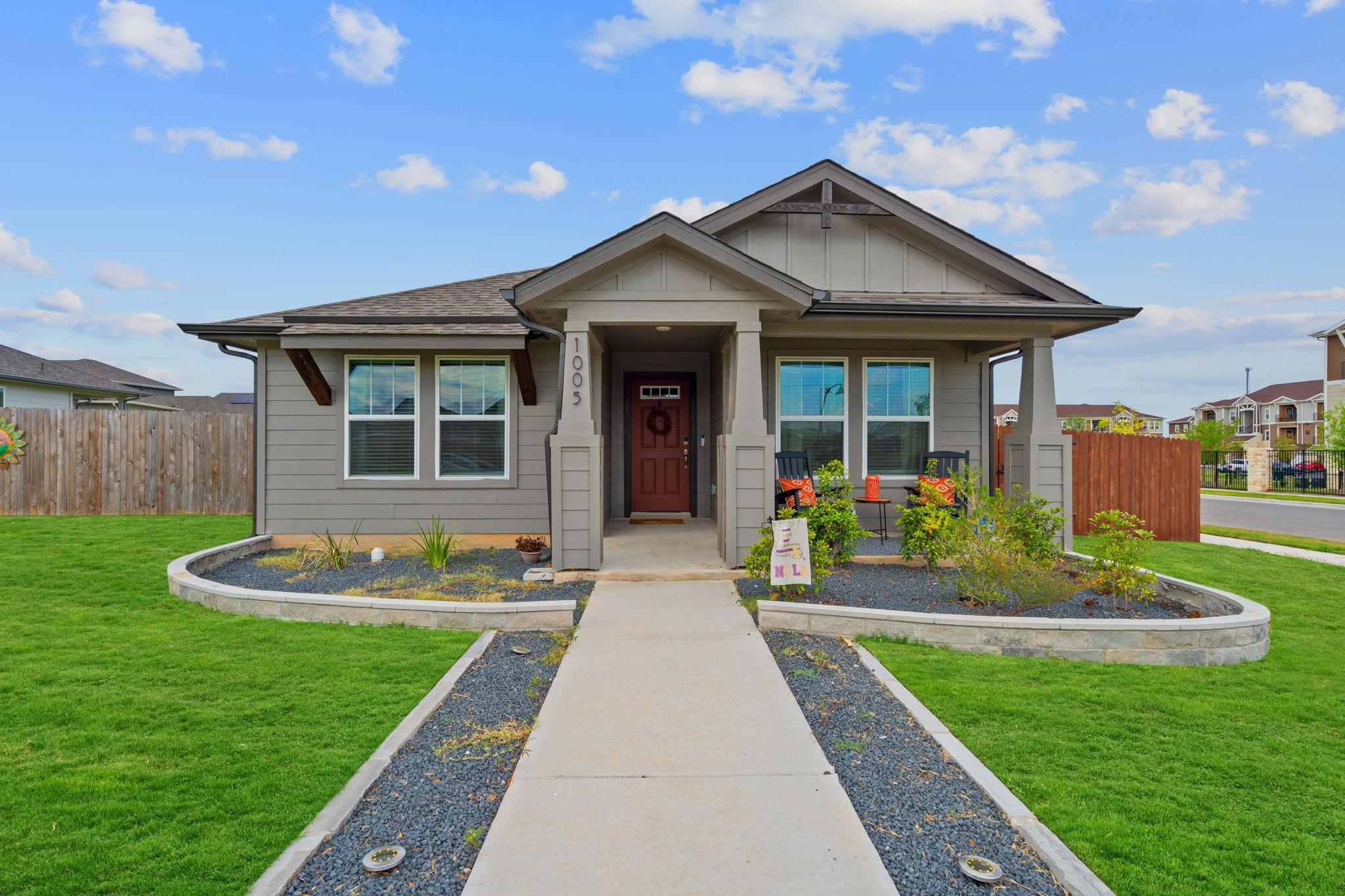 1005 Main ST
