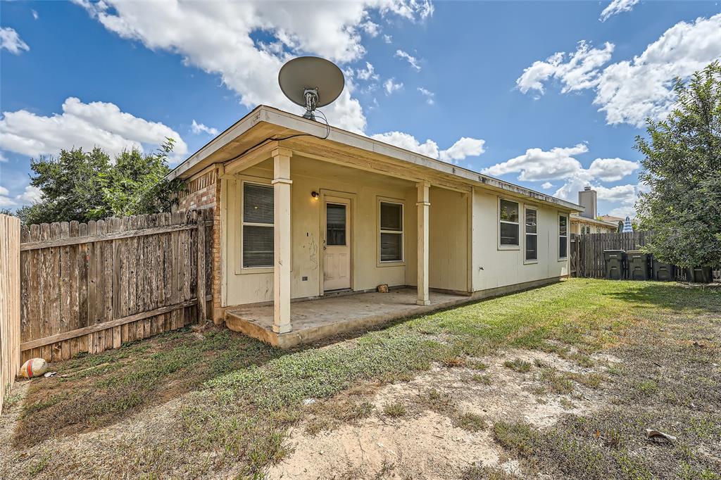 126 Salado DR