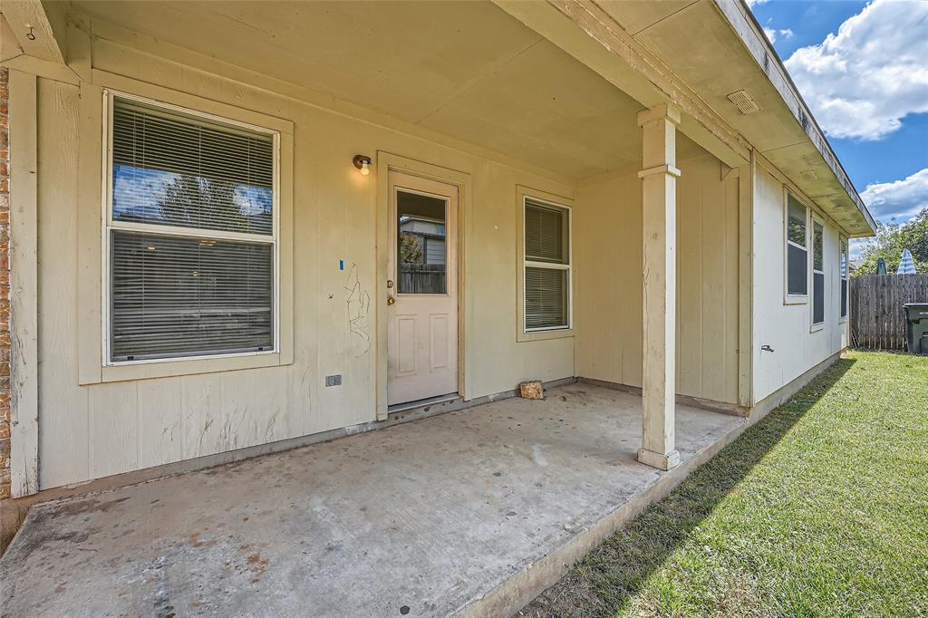 126 Salado DR
