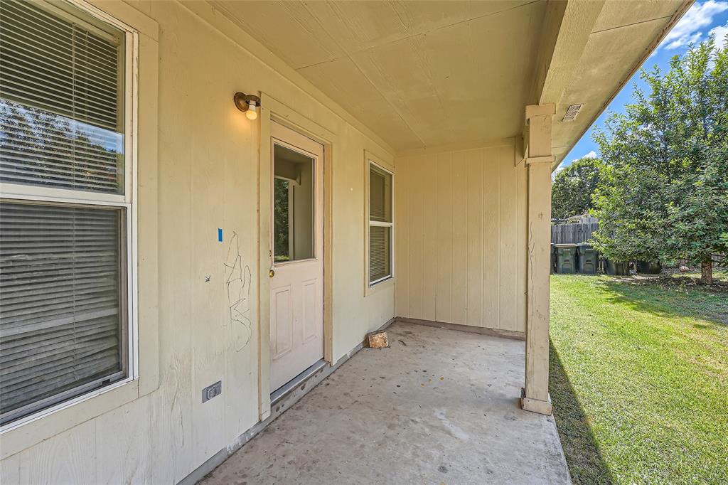 126 Salado DR