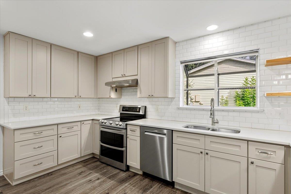12217 Forsythe DR