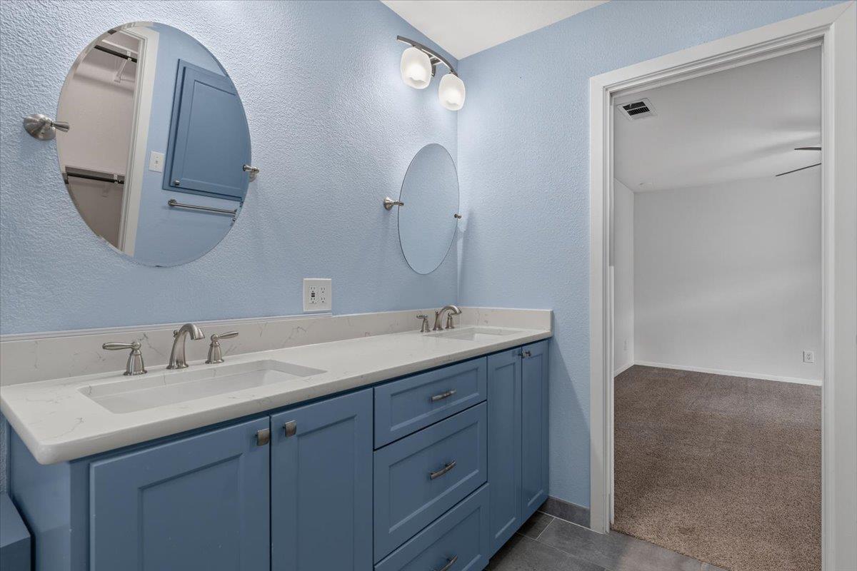 12217 Forsythe DR