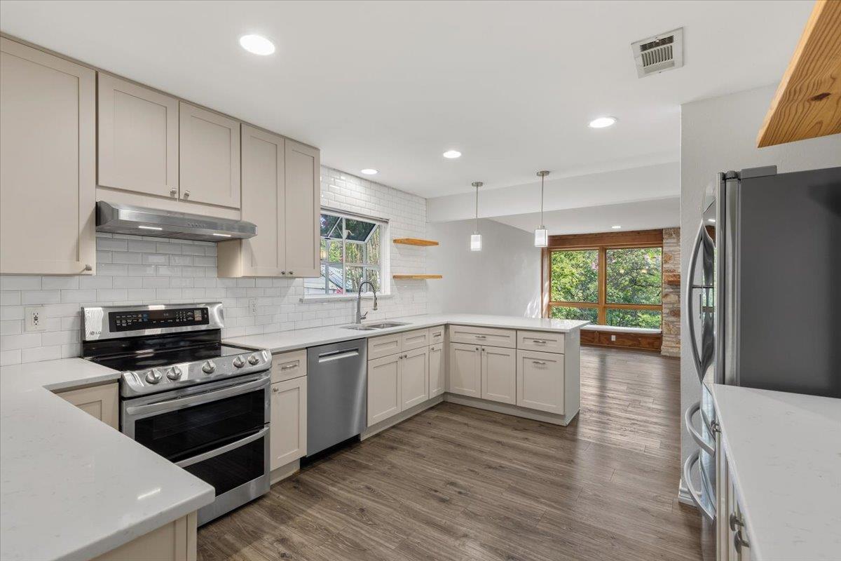 12217 Forsythe DR