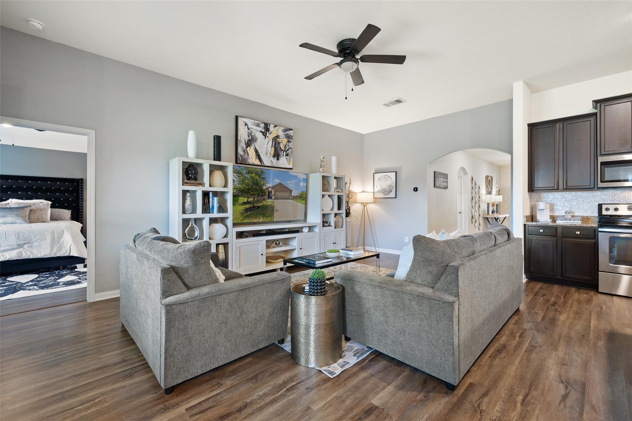 13701 Charles W Fairbanks CV