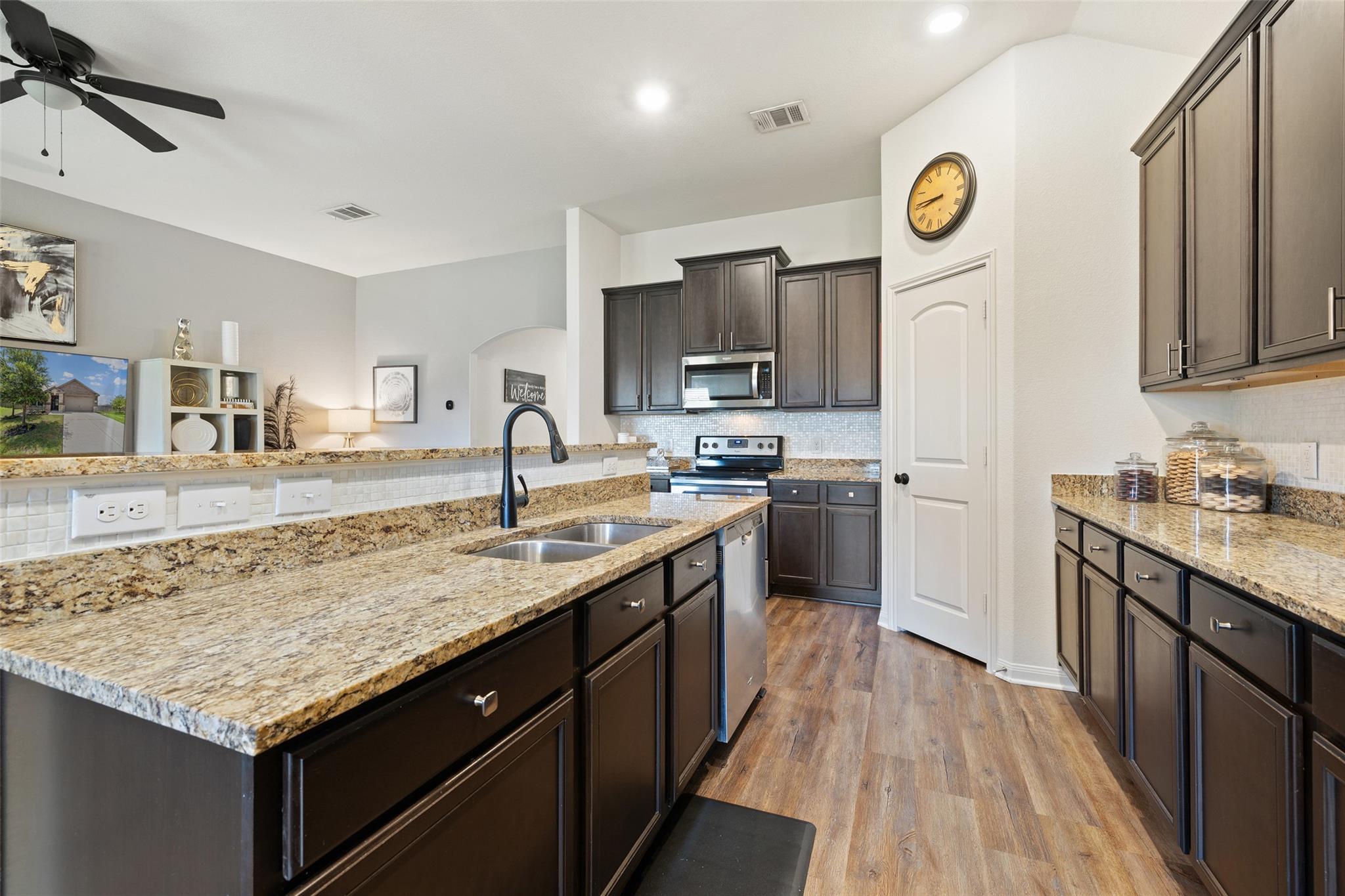 13701 Charles W Fairbanks CV