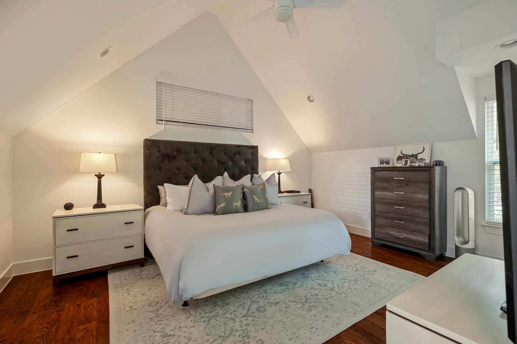 2812 Oak Springs DR # 1