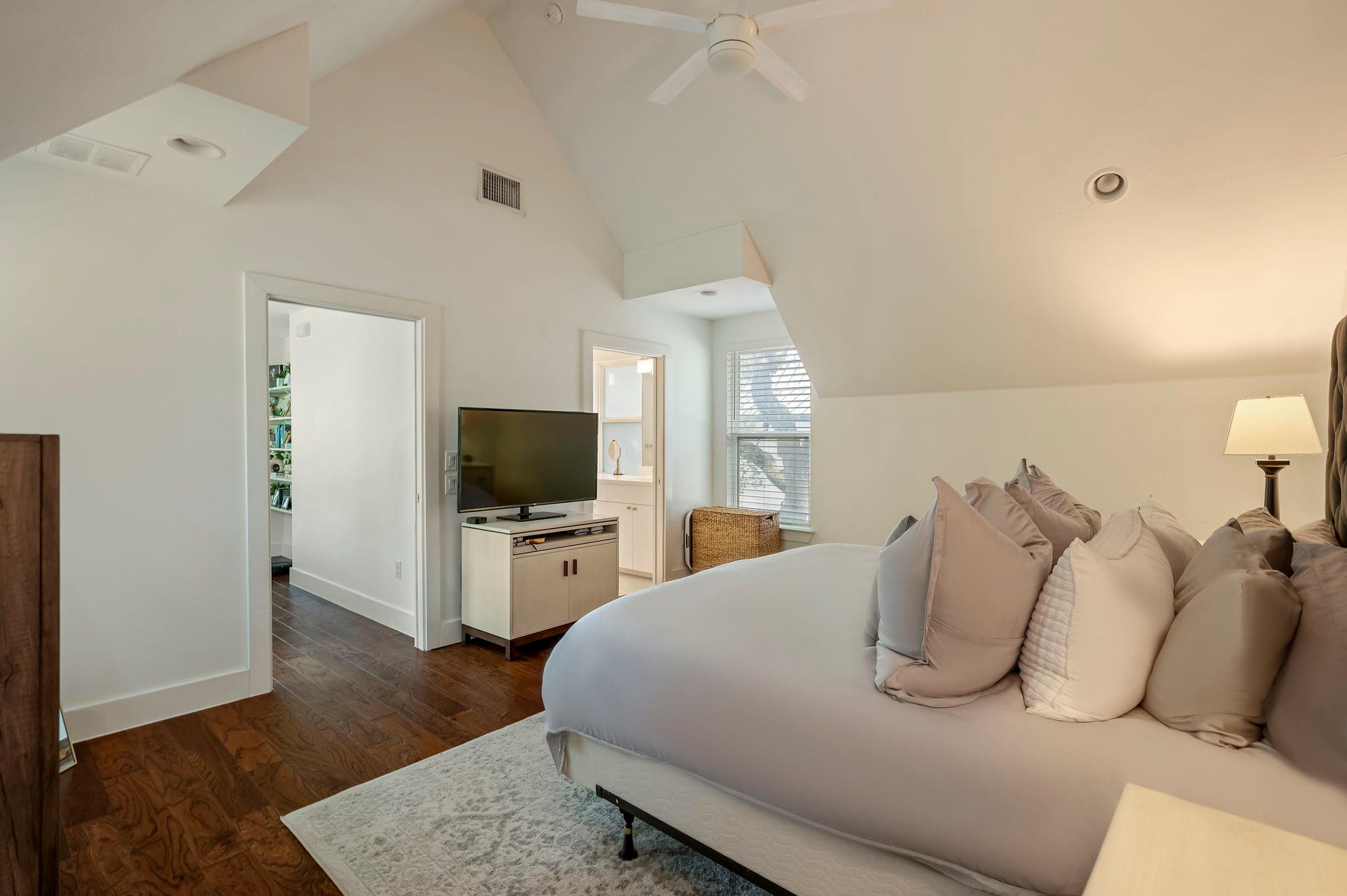 2812 Oak Springs DR # 1