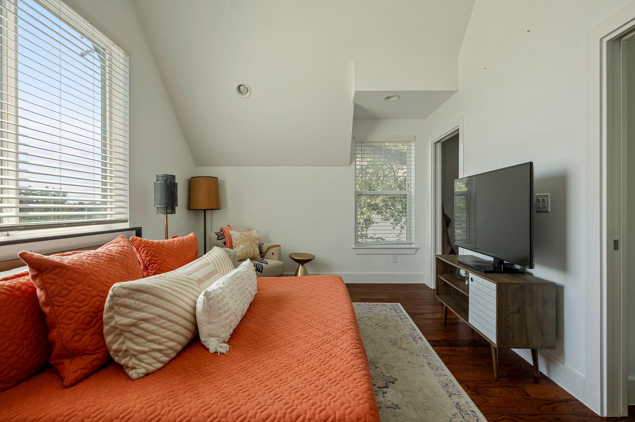 2812 Oak Springs DR # 1