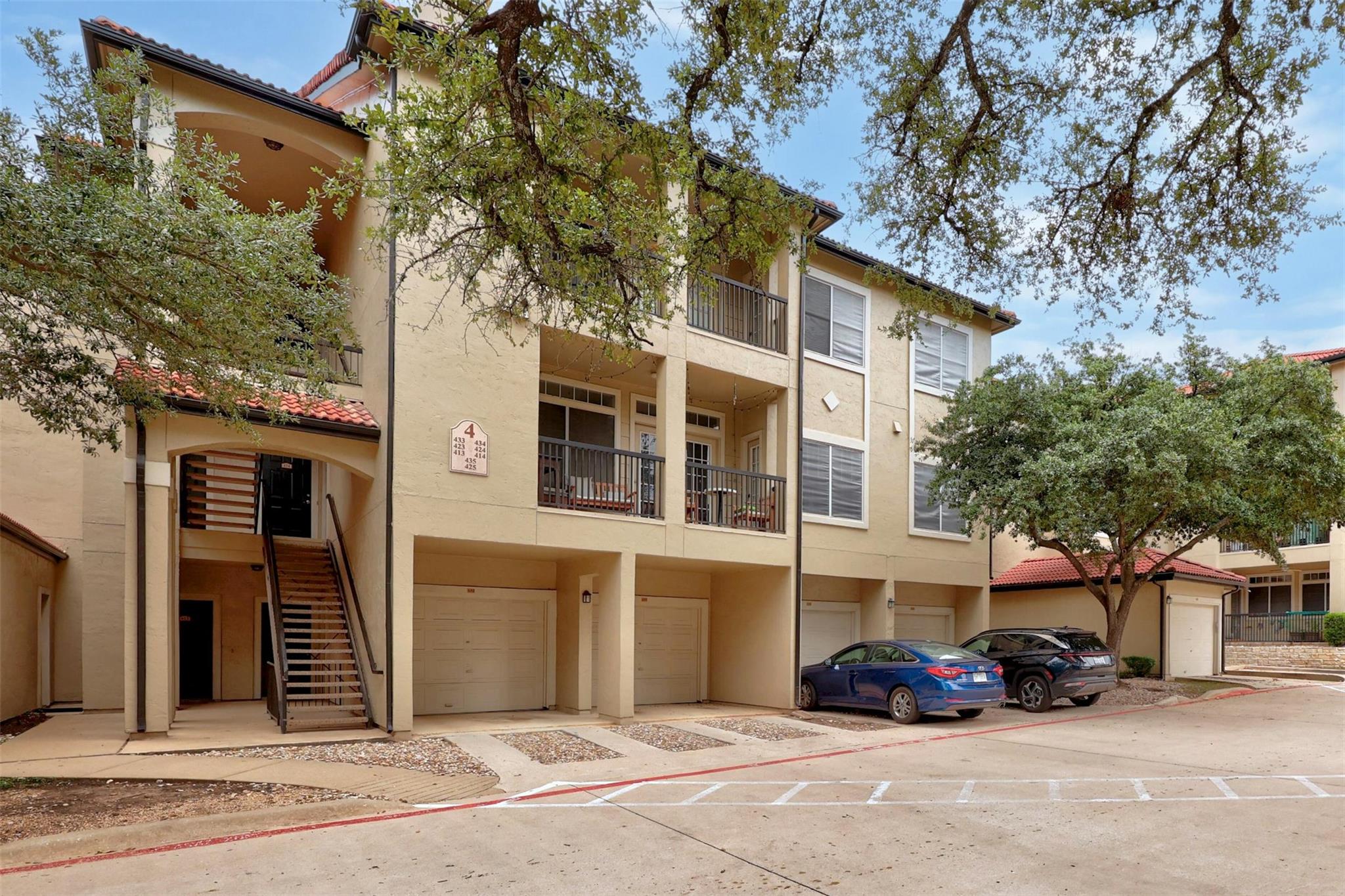 9525 N Capital Of Texas Highway # 433