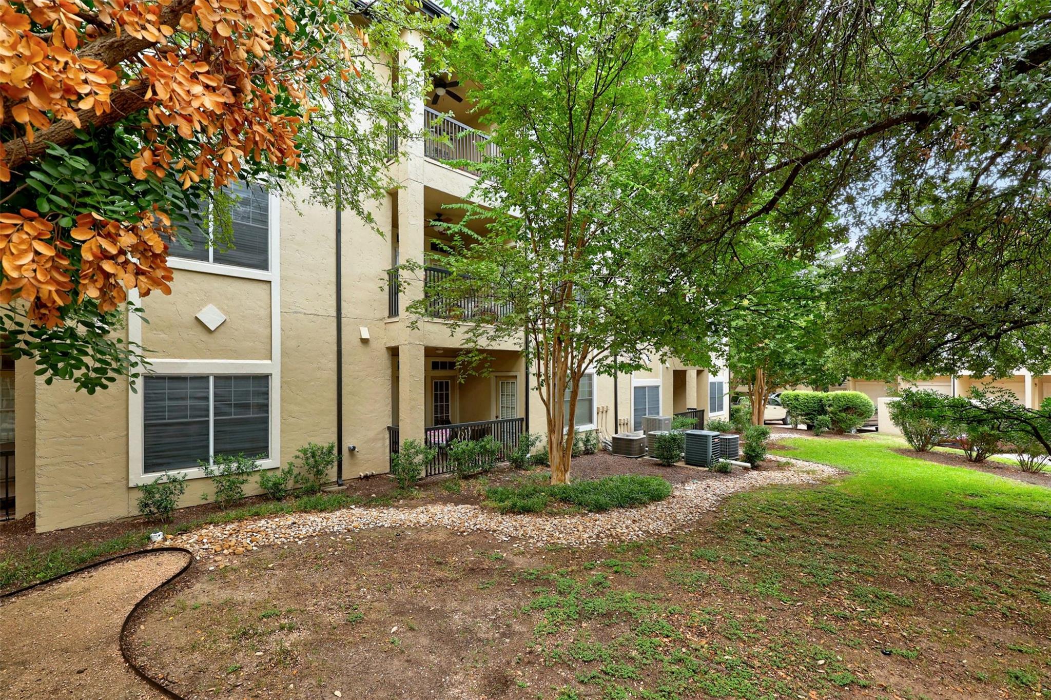 9525 N Capital Of Texas Highway # 433