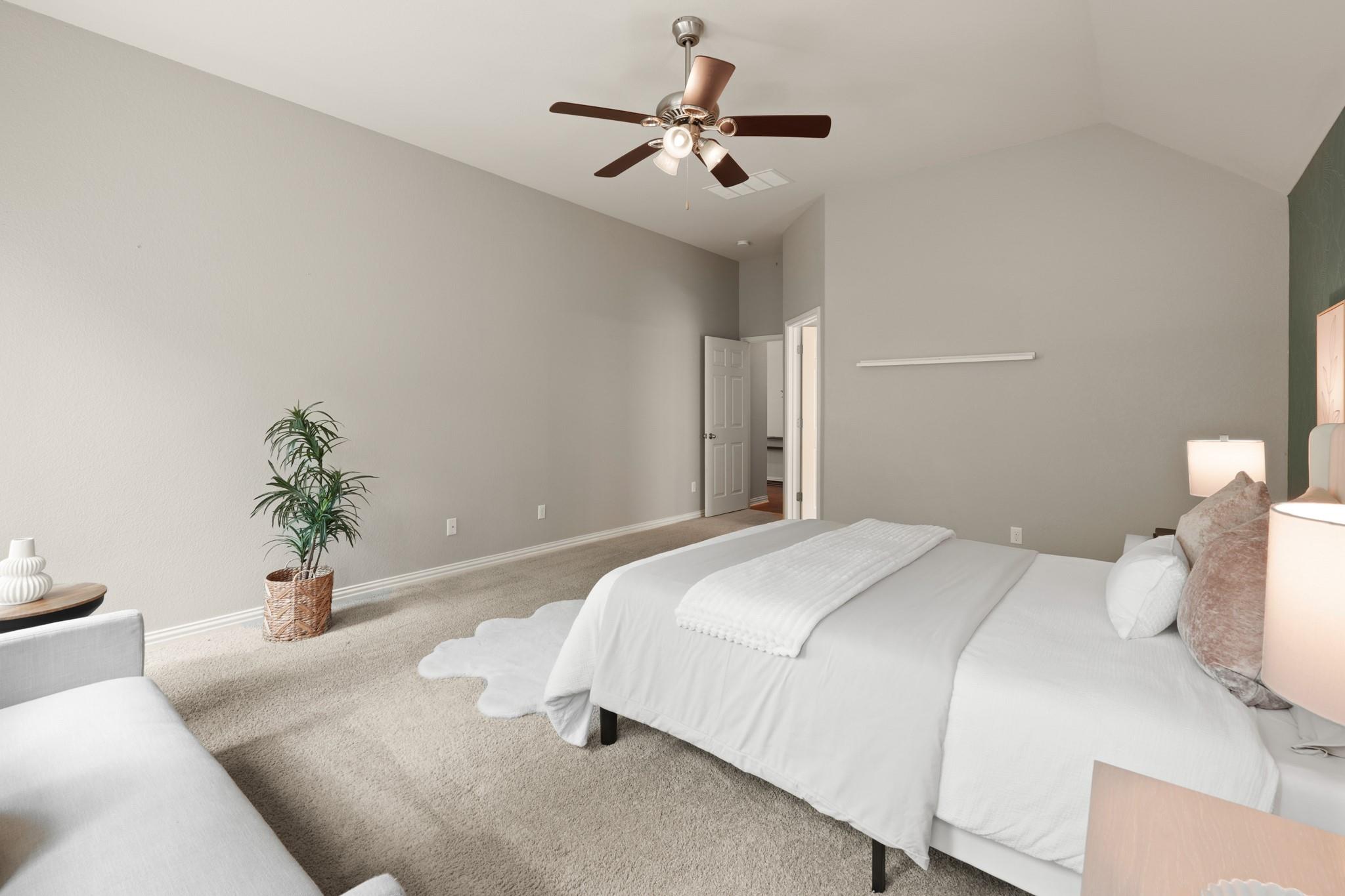 495 Catalina LN