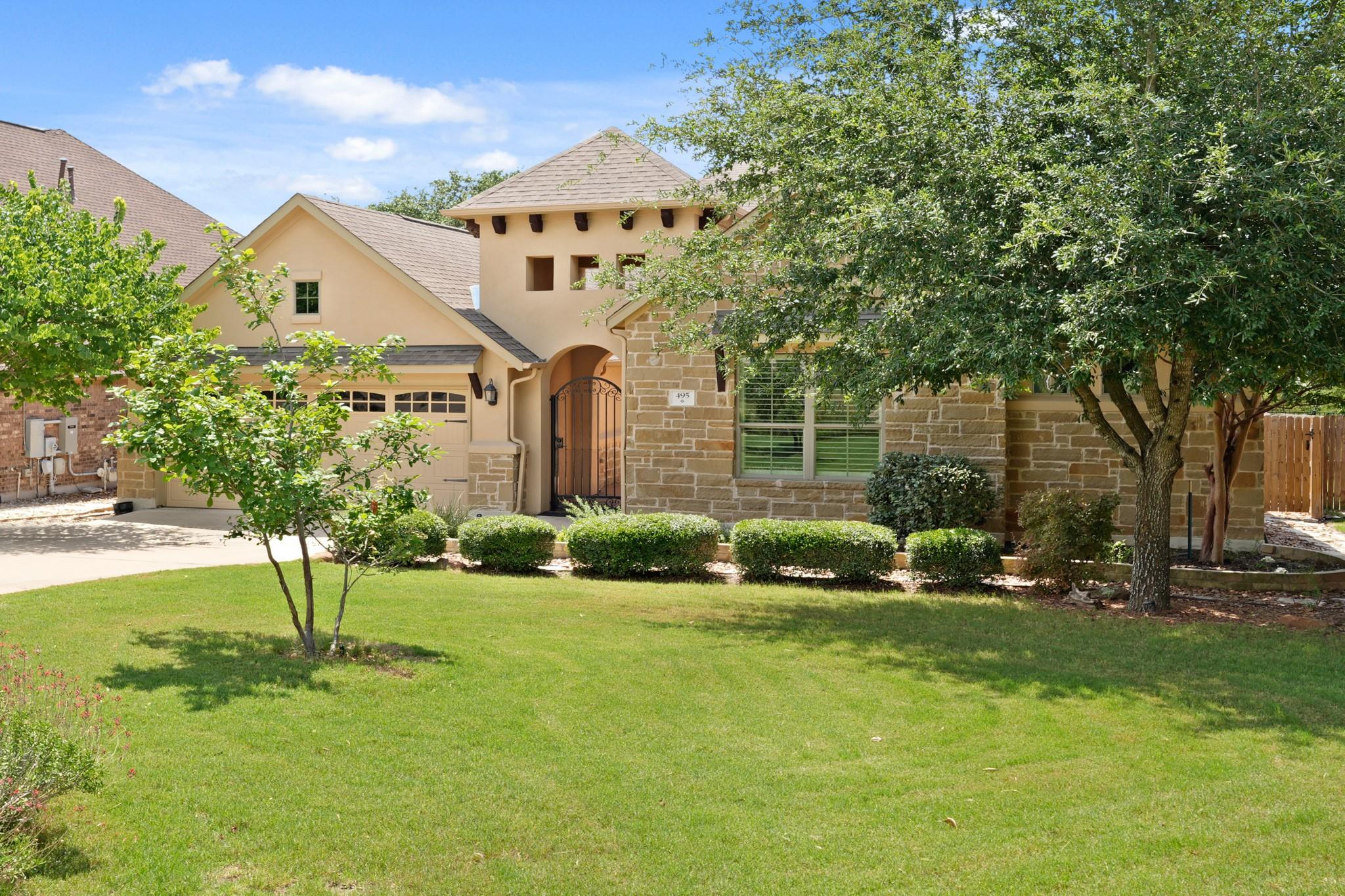 495 Catalina LN