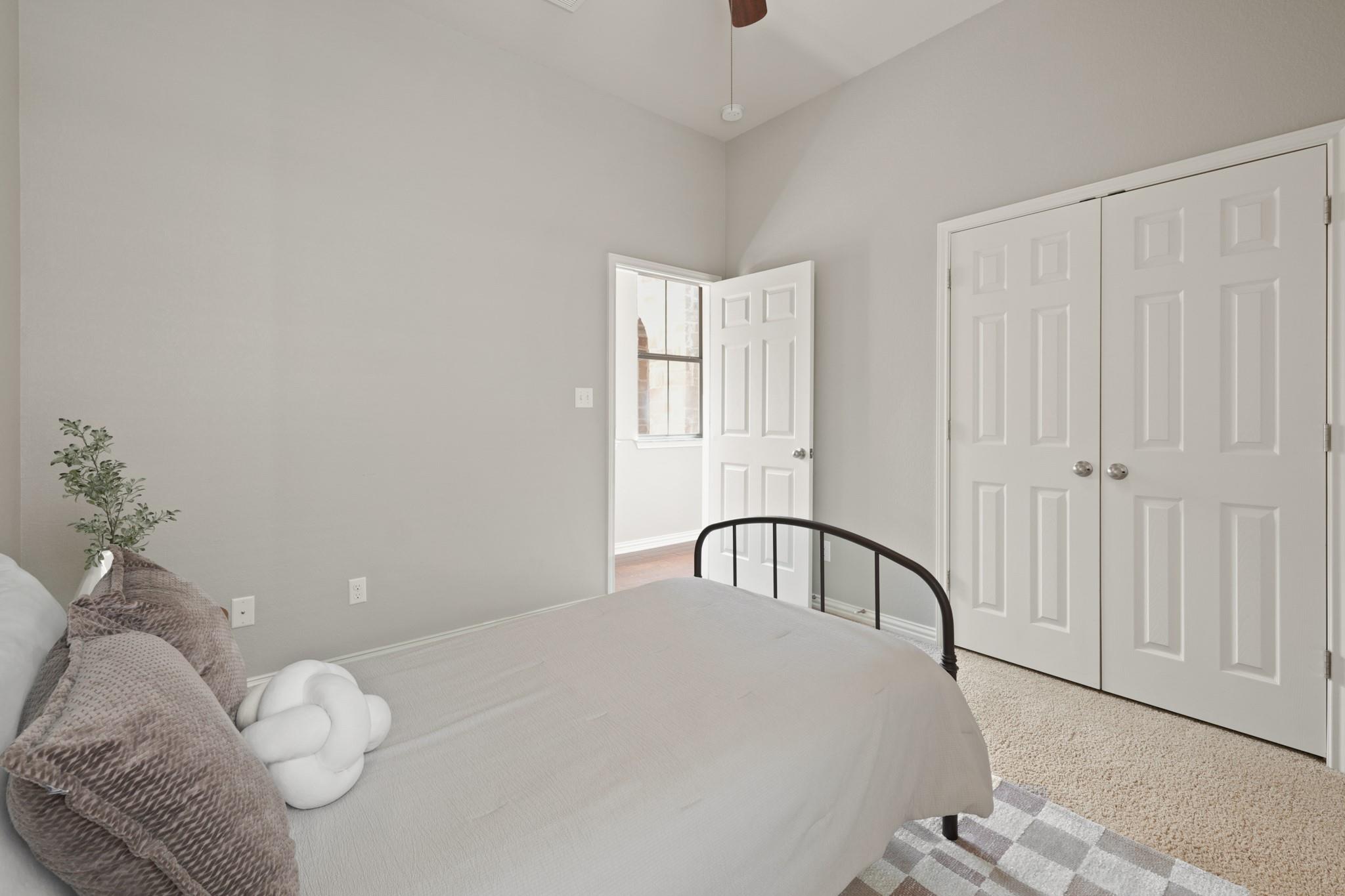 495 Catalina LN
