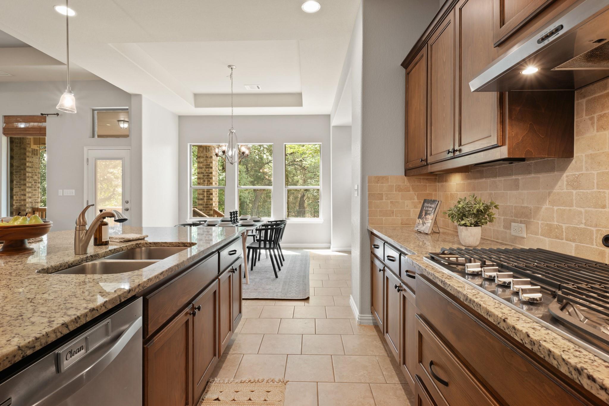 495 Catalina LN