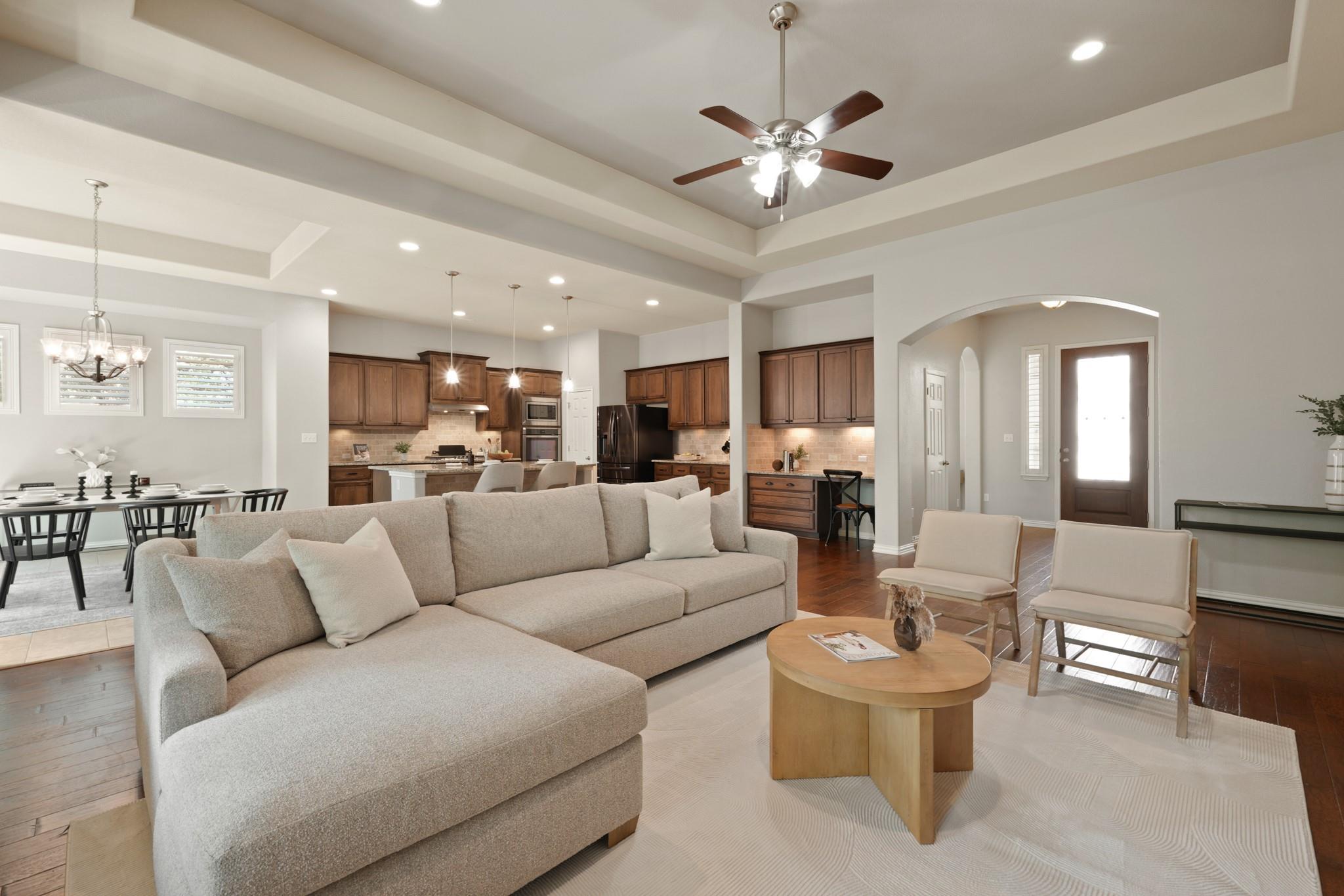 495 Catalina LN