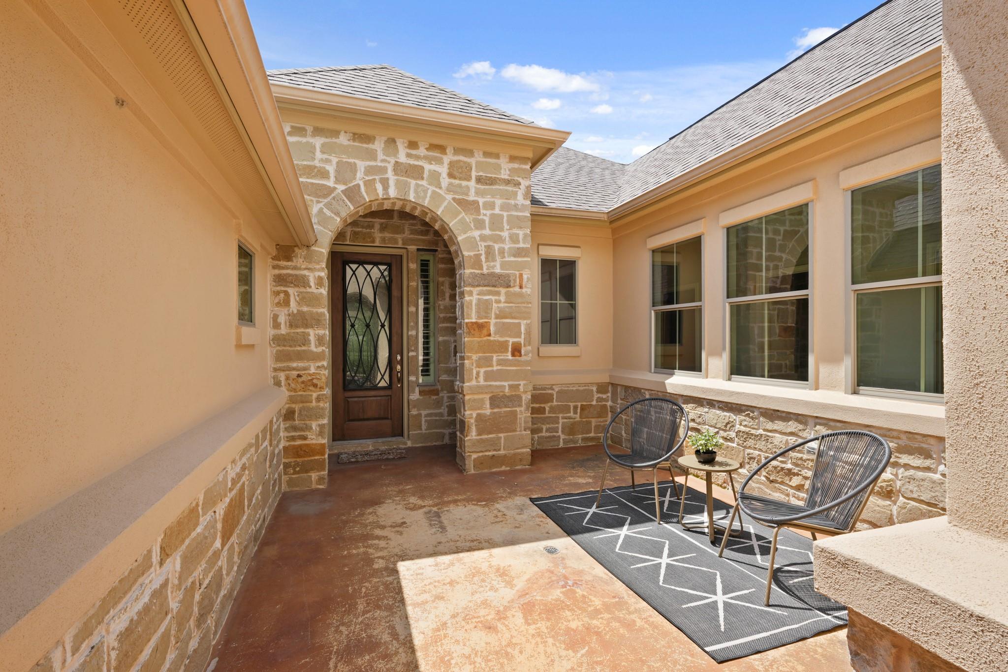 495 Catalina LN