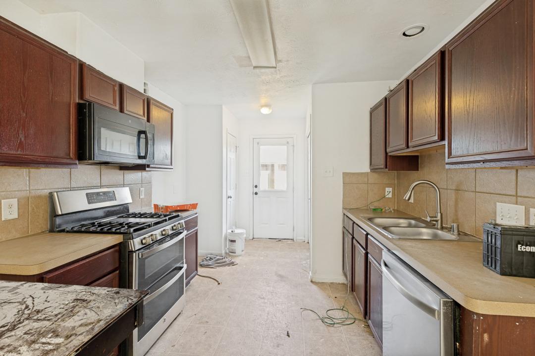 16459 Noble Meadow LN