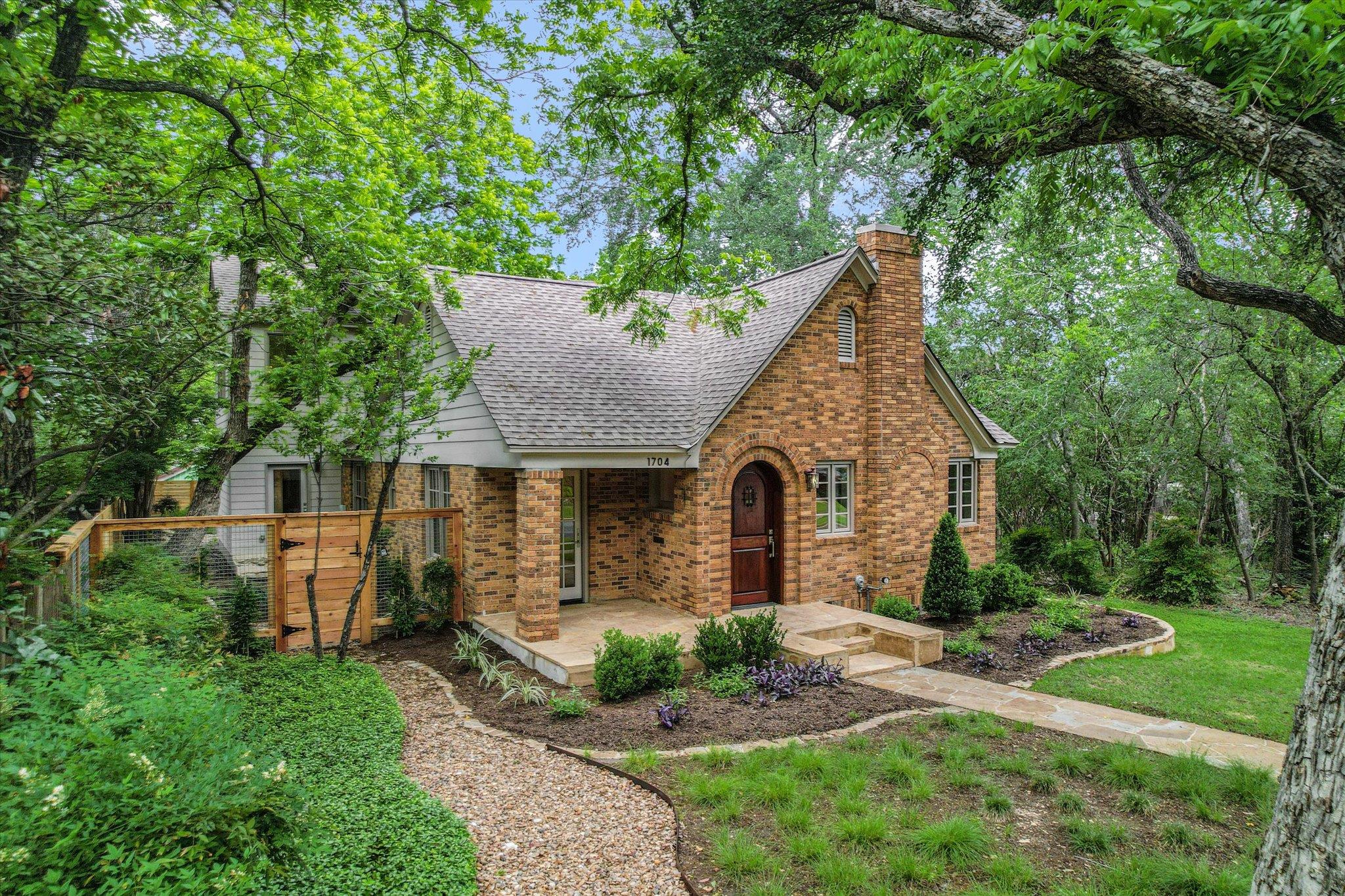 1704 Travis Heights BLVD