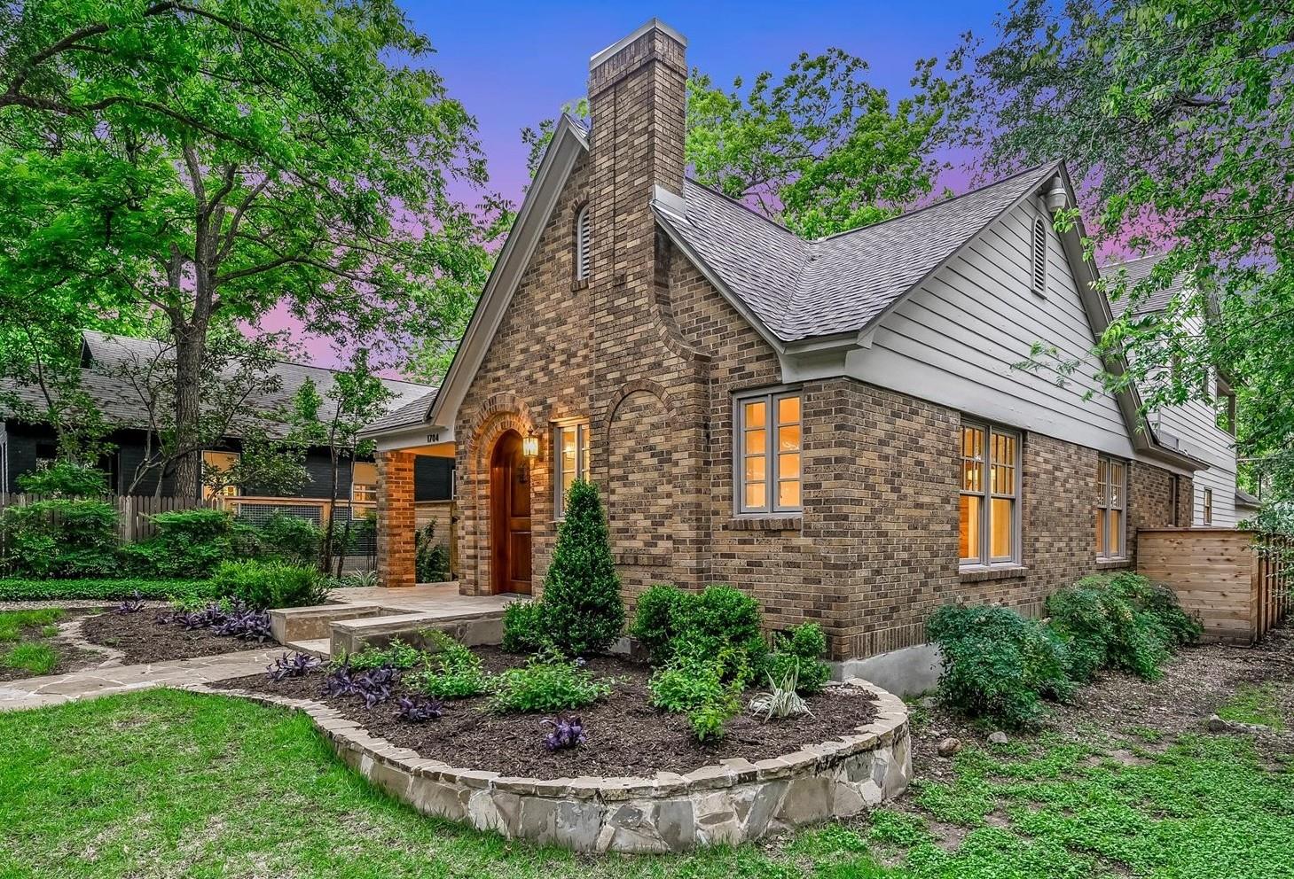 1704 Travis Heights BLVD