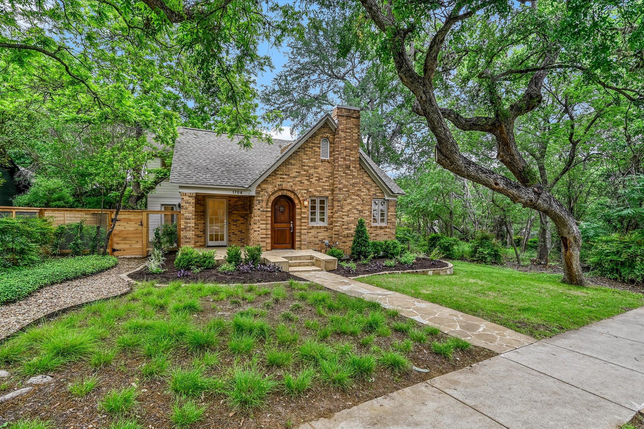 1704 Travis Heights BLVD