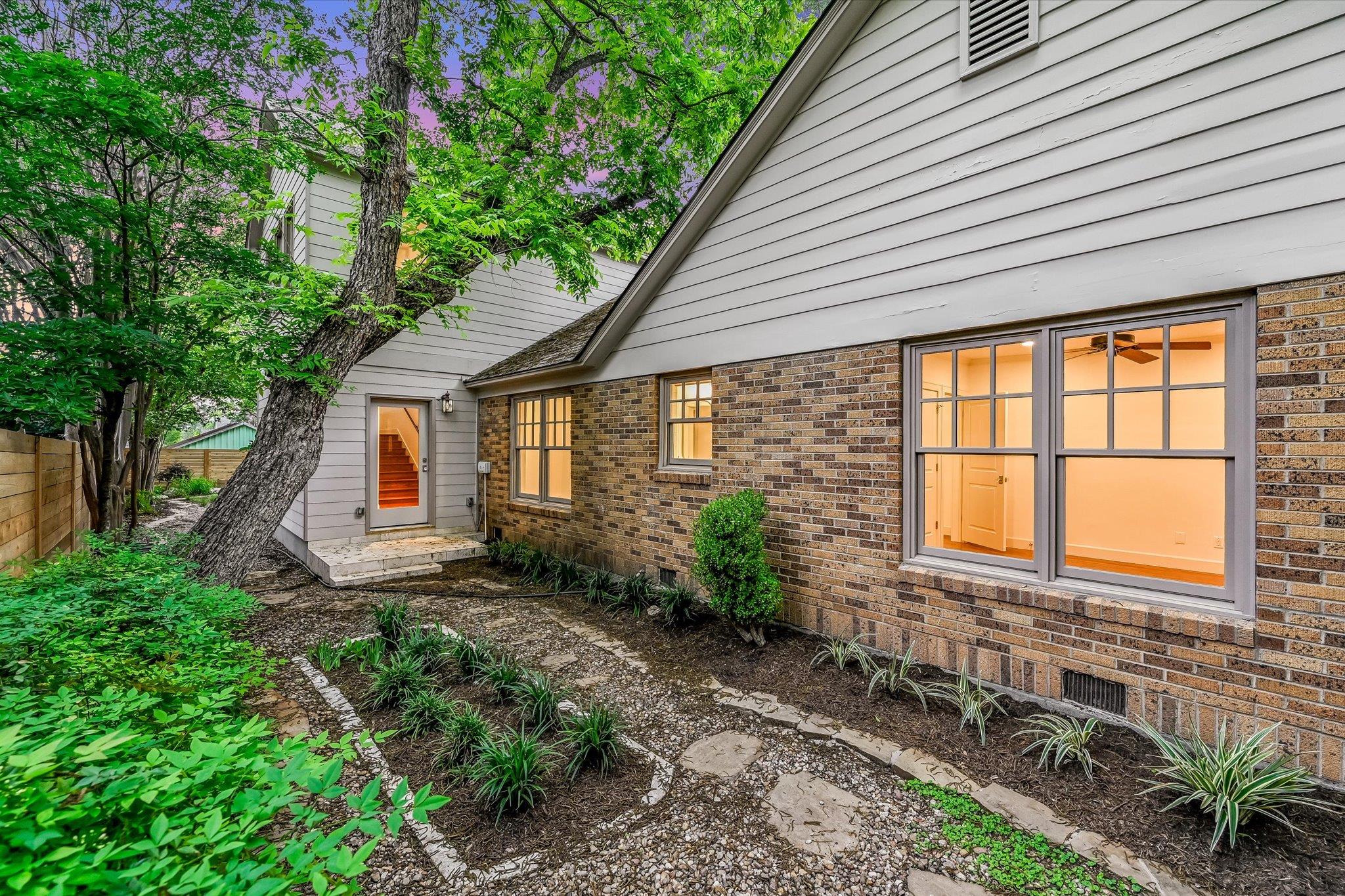 1704 Travis Heights BLVD