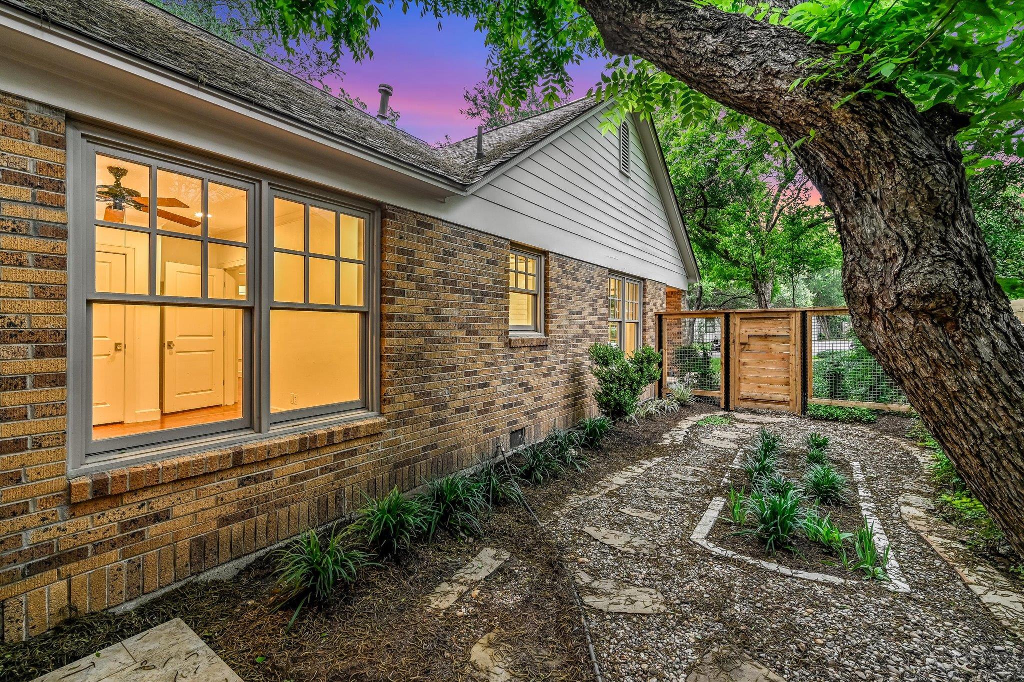 1704 Travis Heights BLVD