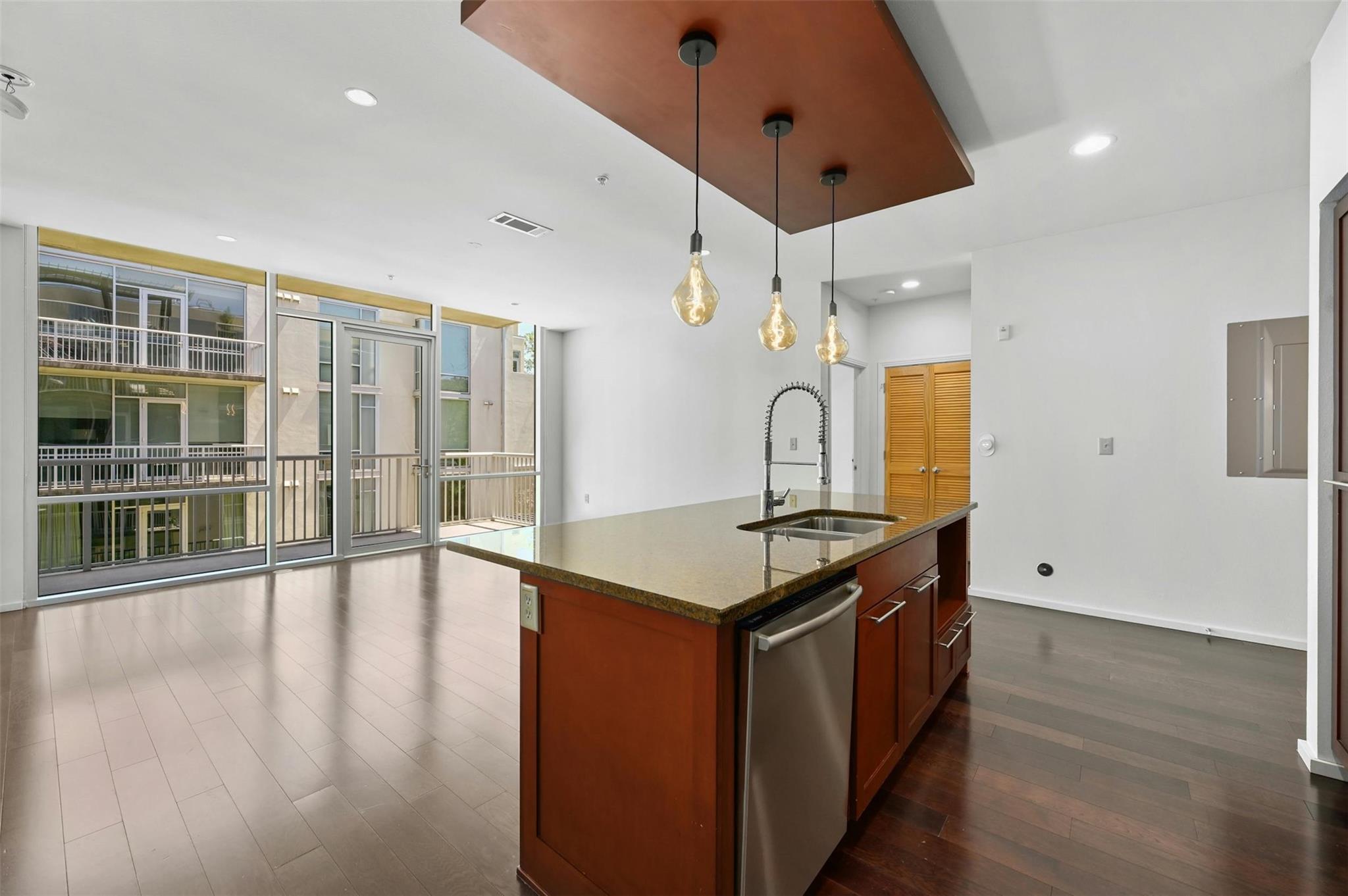 1600 Barton Springs RD # 5305