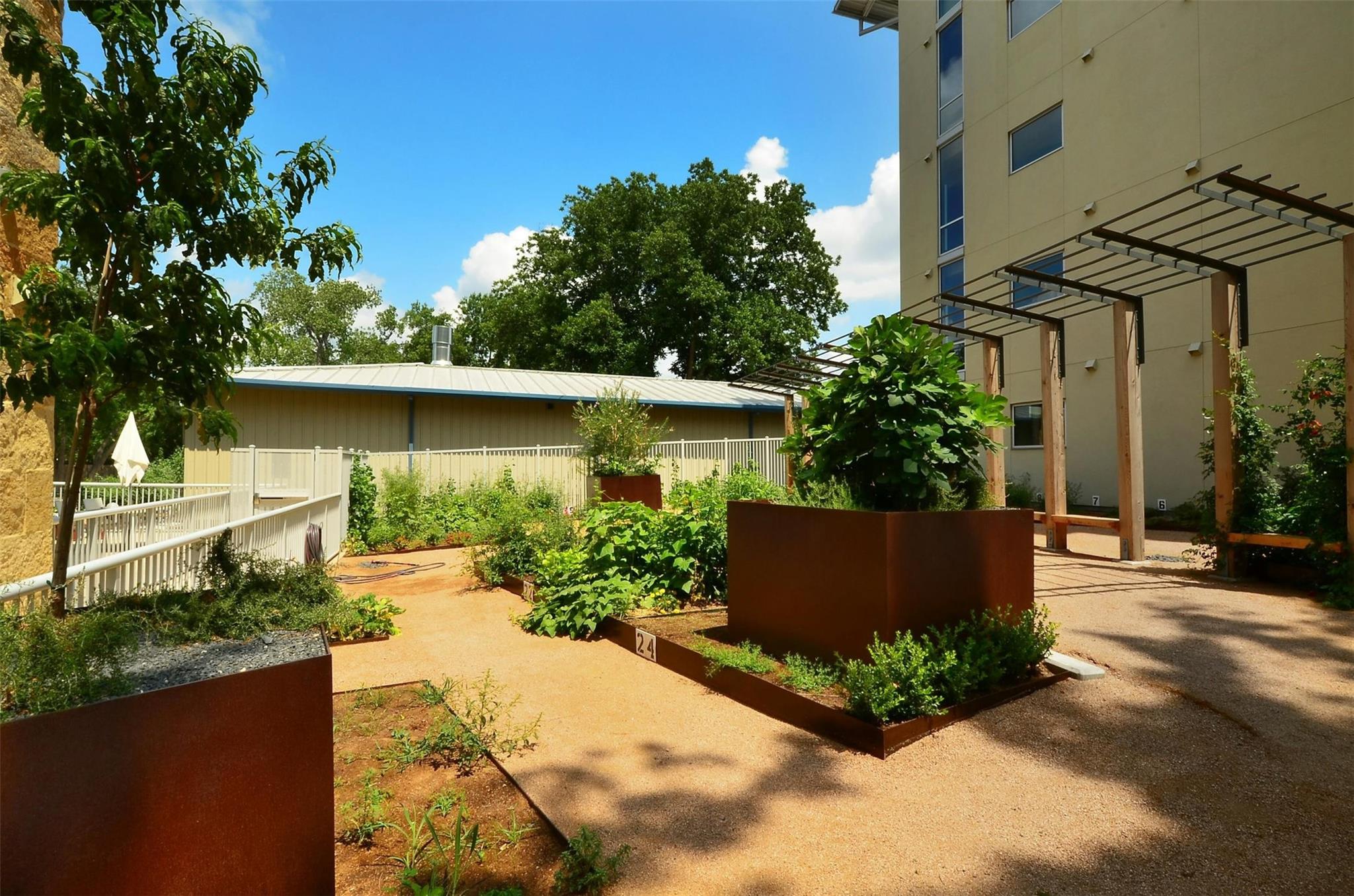 1600 Barton Springs RD # 5305