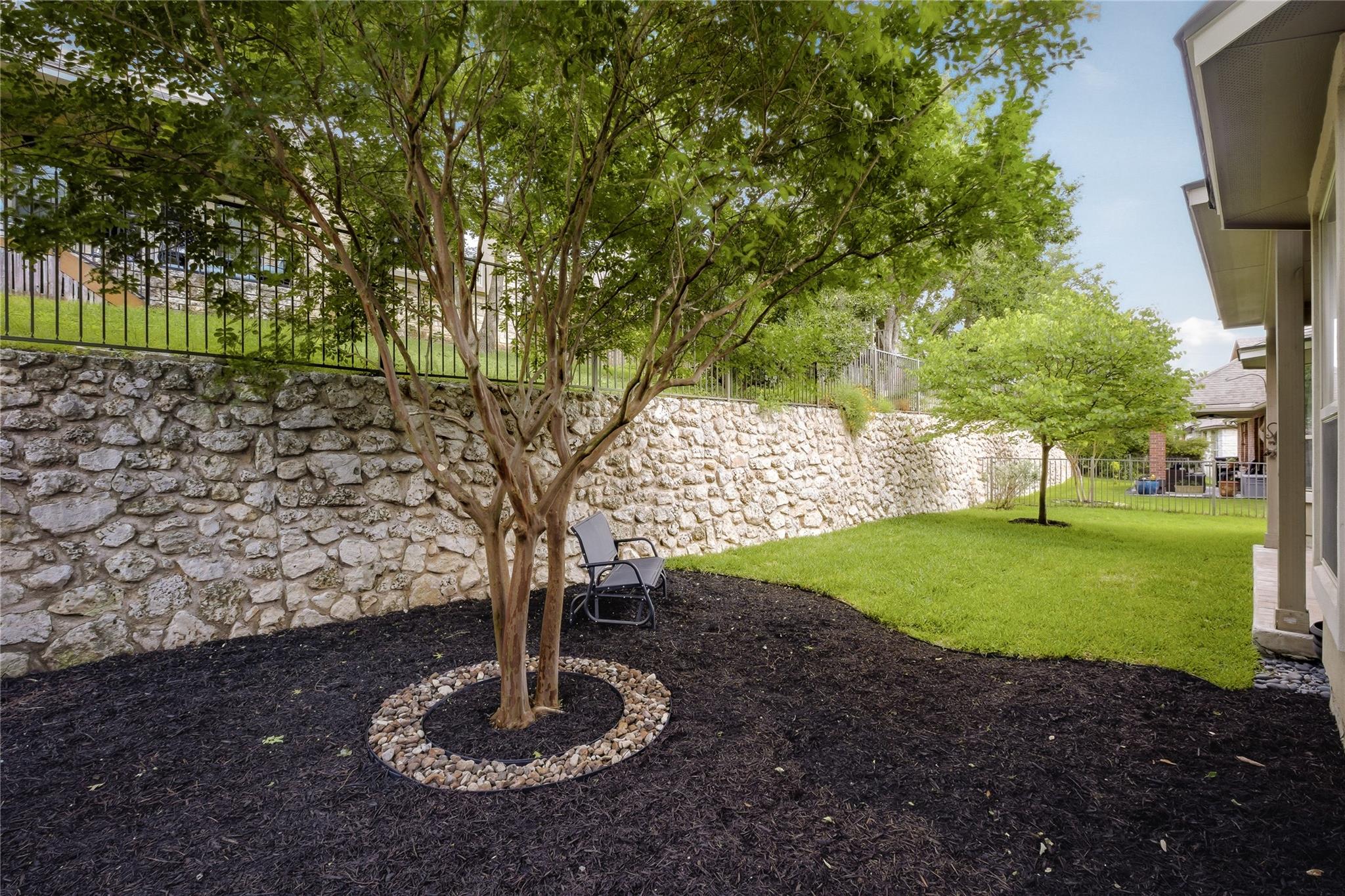214 Bellagio DR