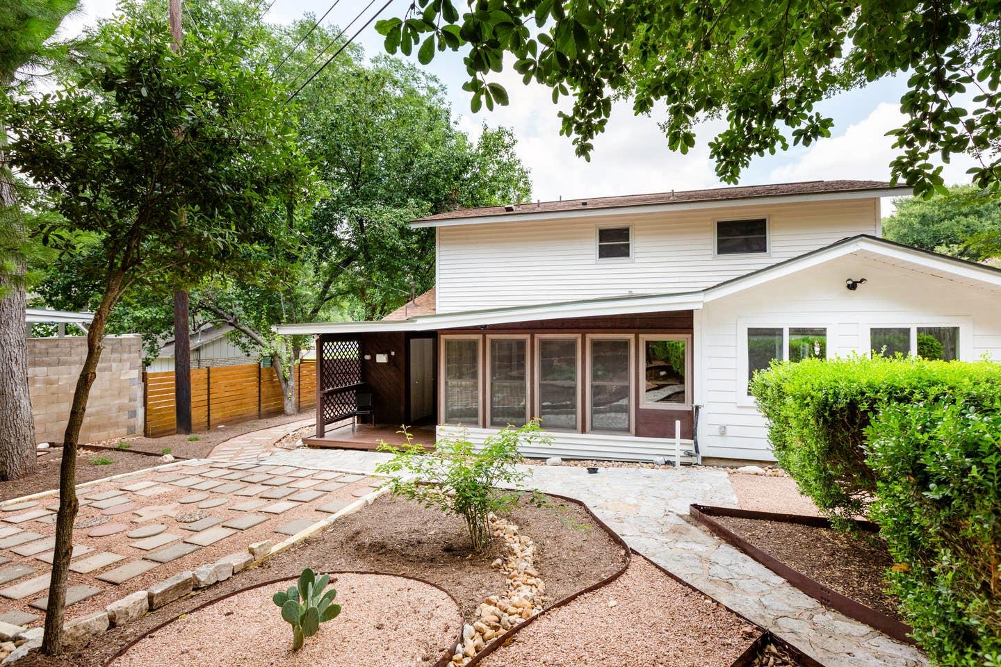 1703 Deerfield DR