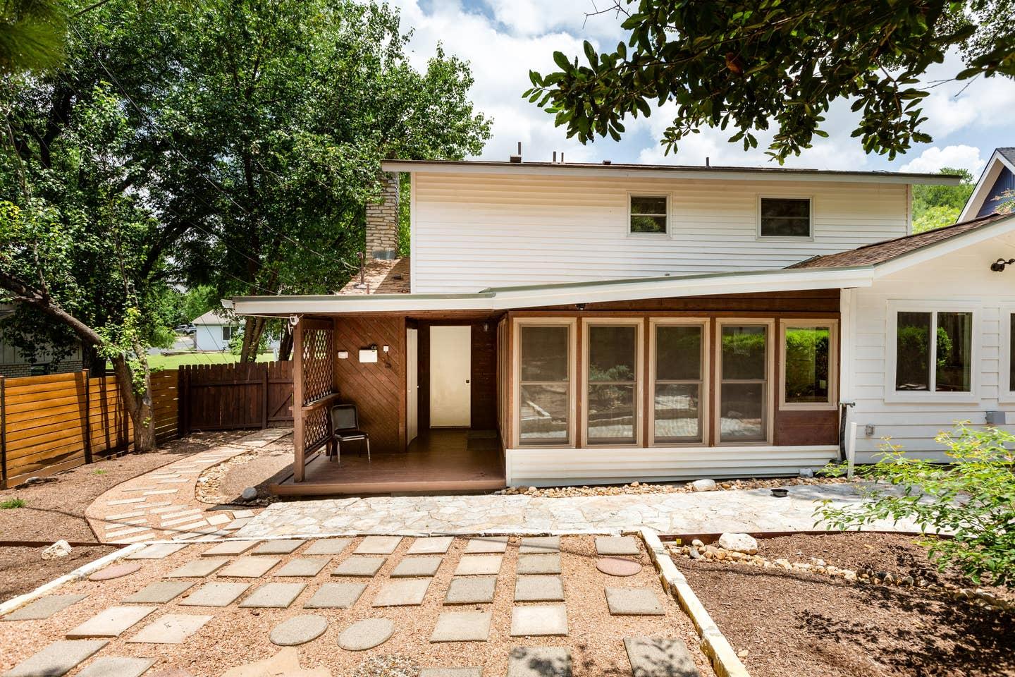 1703 Deerfield DR
