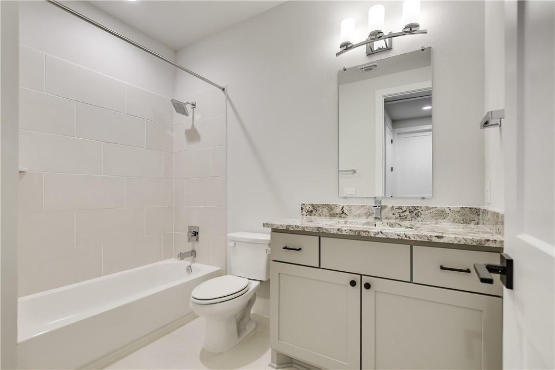 3905 Vantage DR