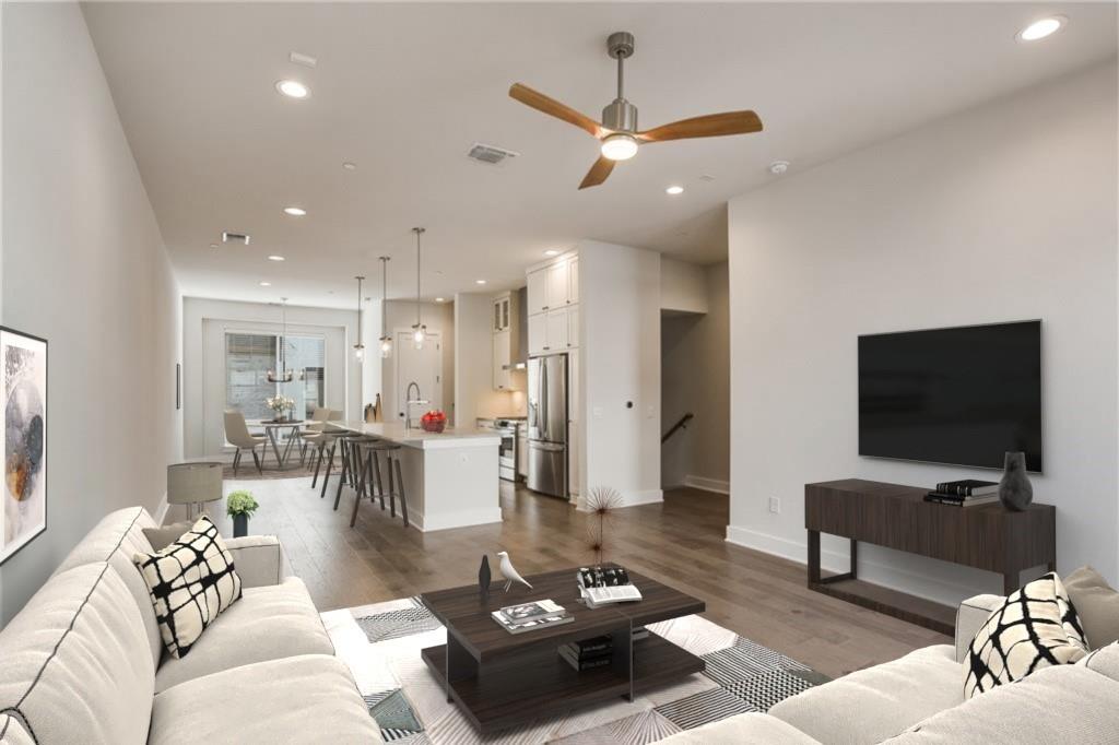 3905 Vantage DR