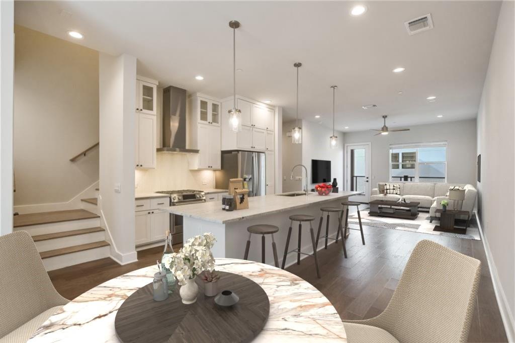 3905 Vantage DR