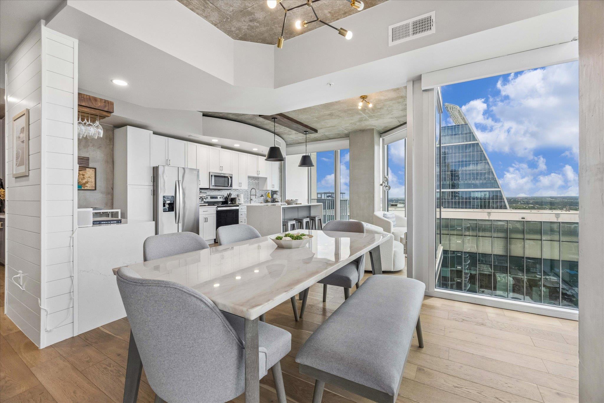 360 Nueces ST # 3702