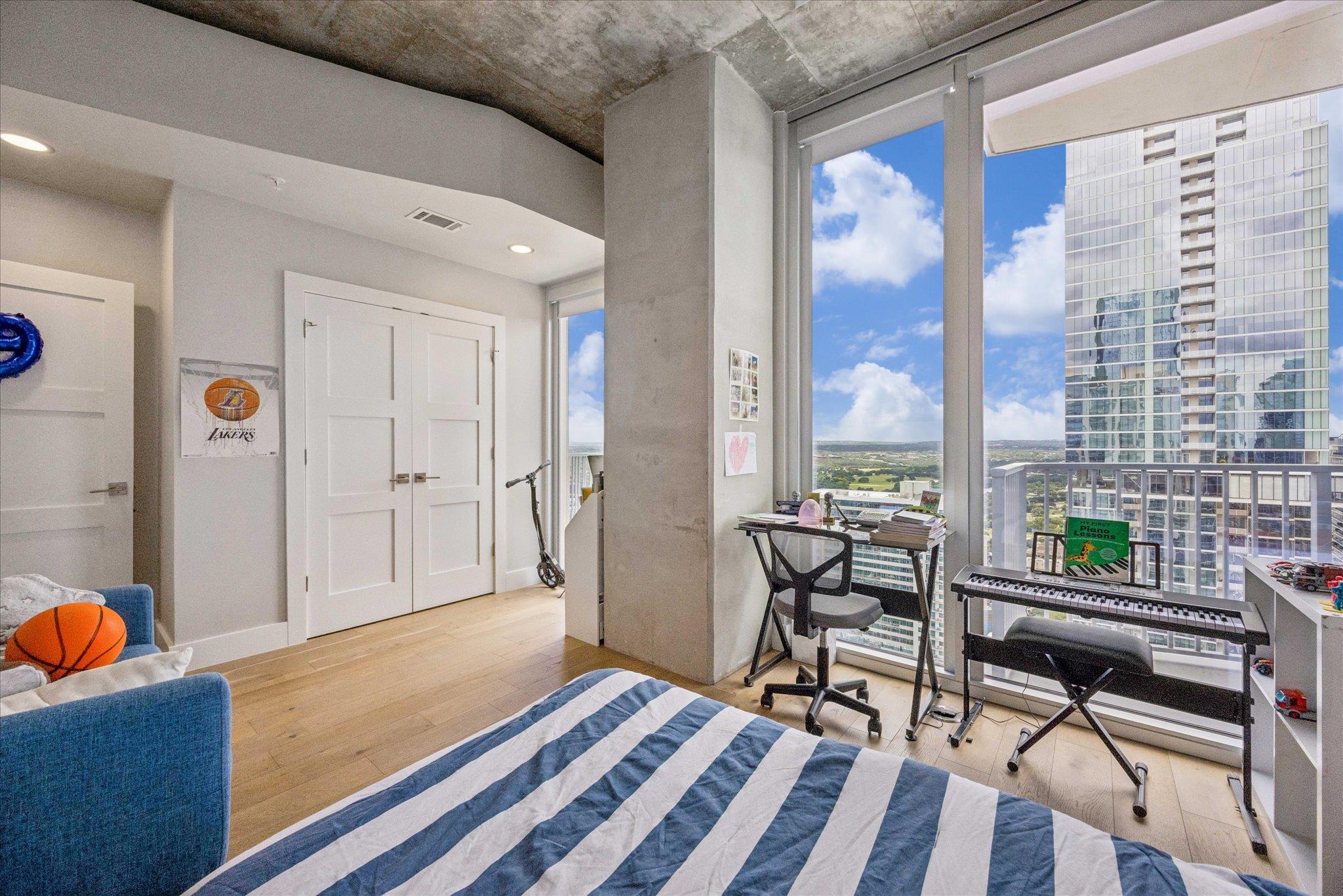 360 Nueces ST # 3702